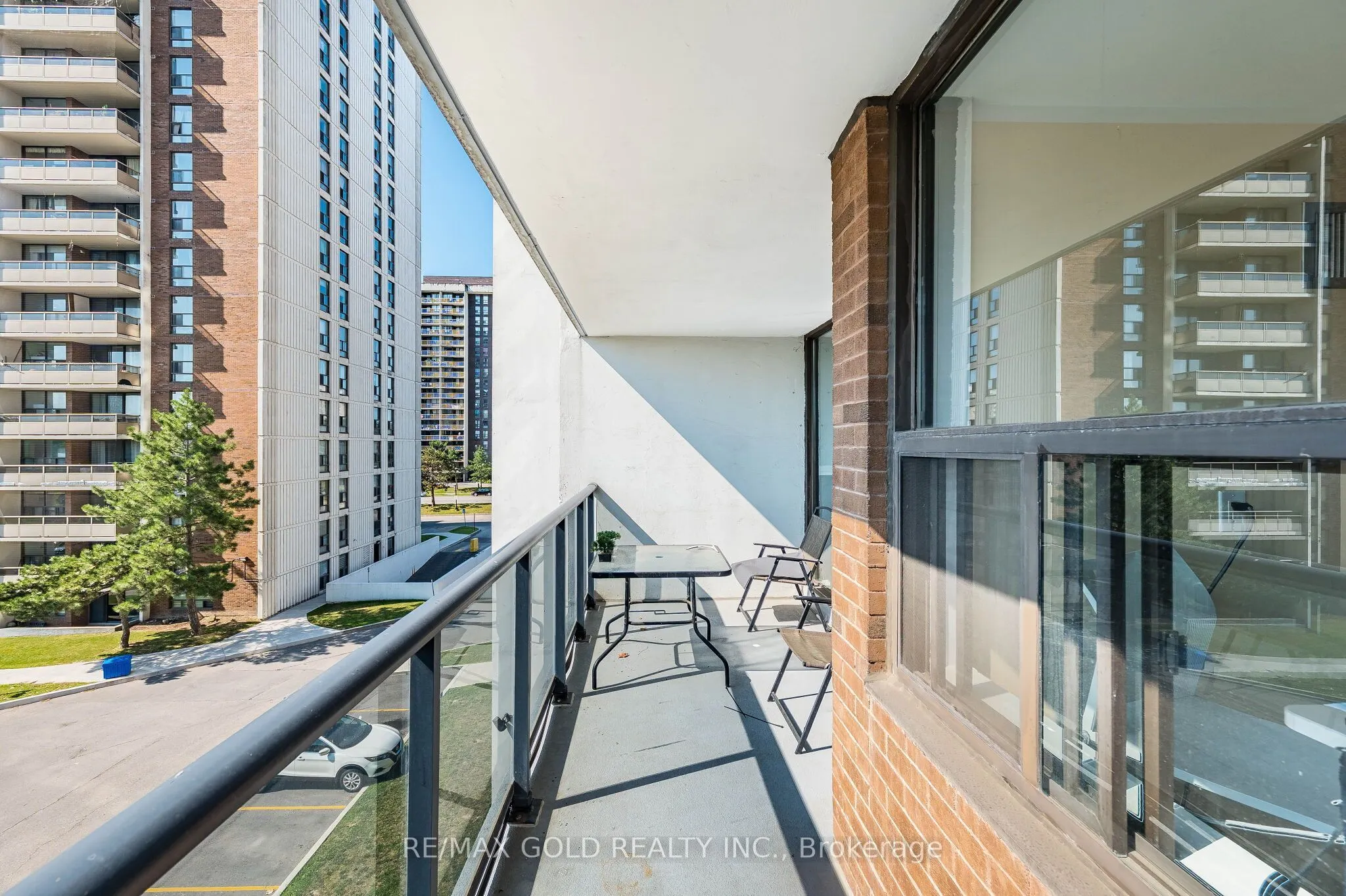 21 Knightsbridge Road #407