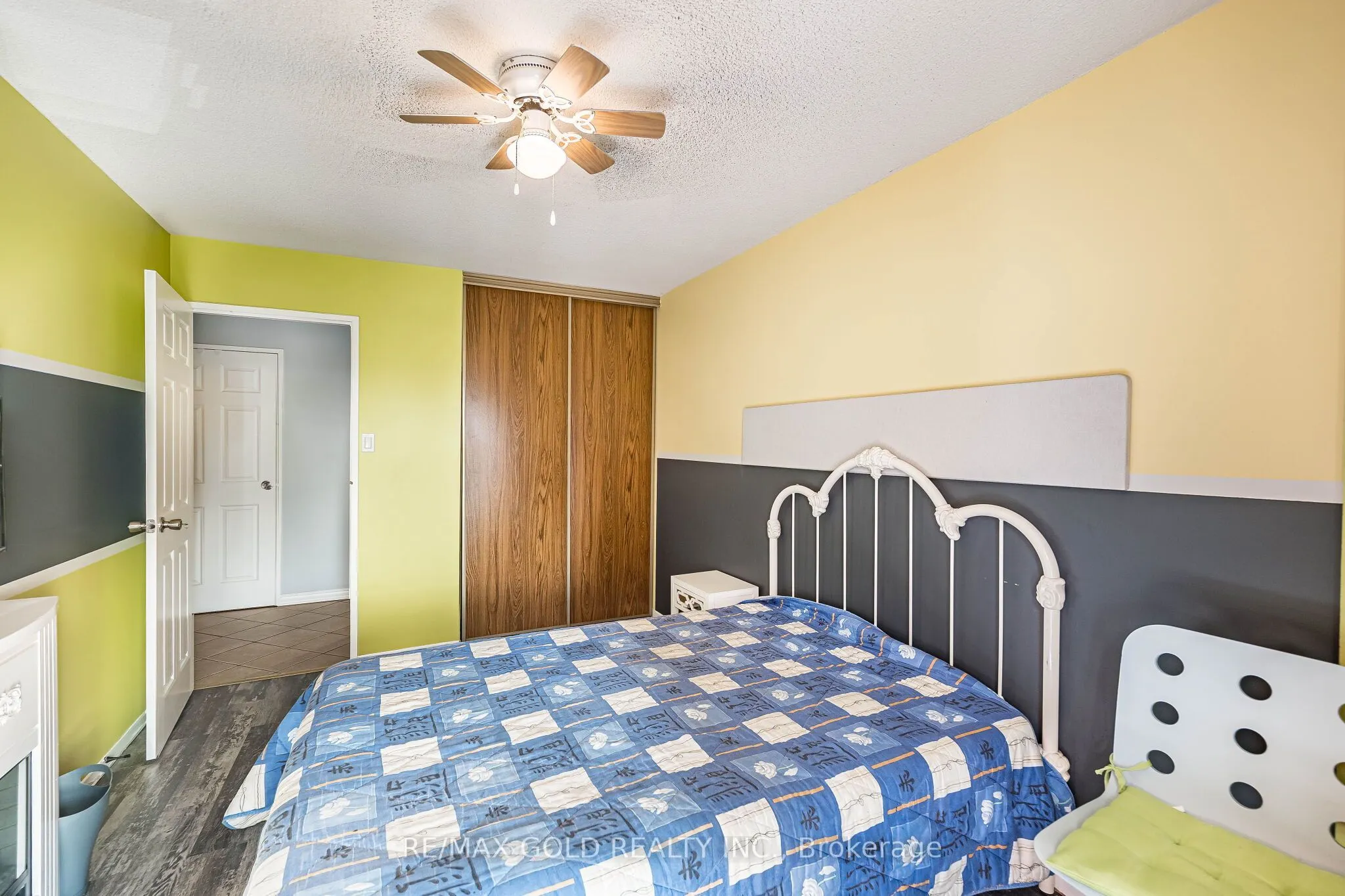 21 Knightsbridge Road #407