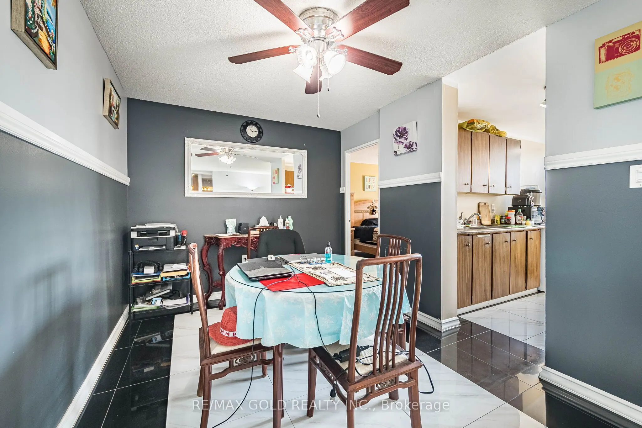 21 Knightsbridge Road #407