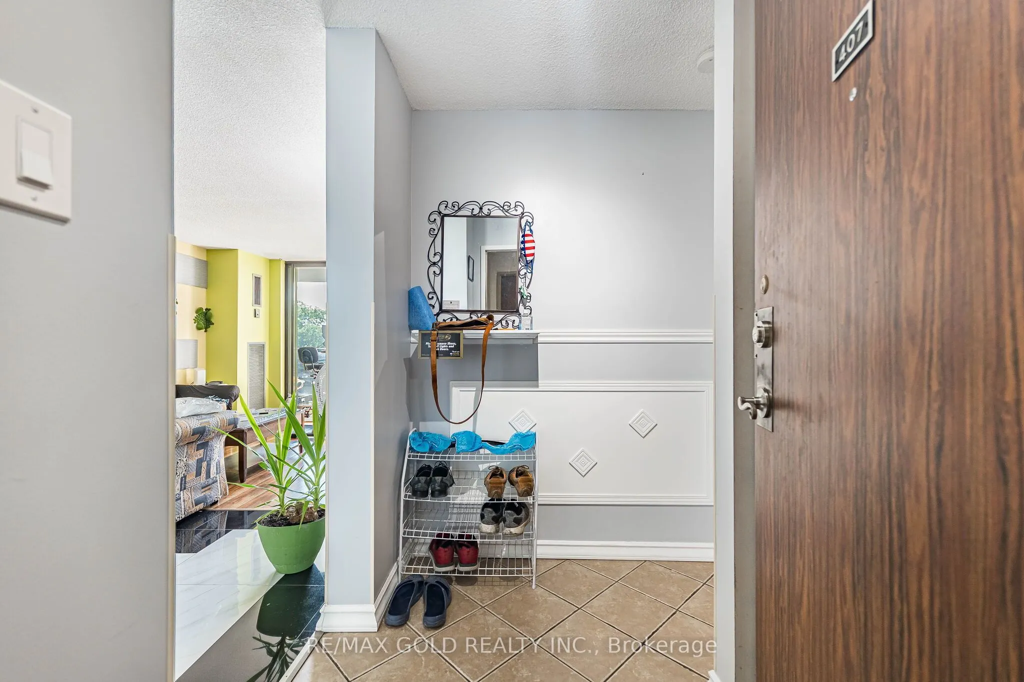 21 Knightsbridge Road #407