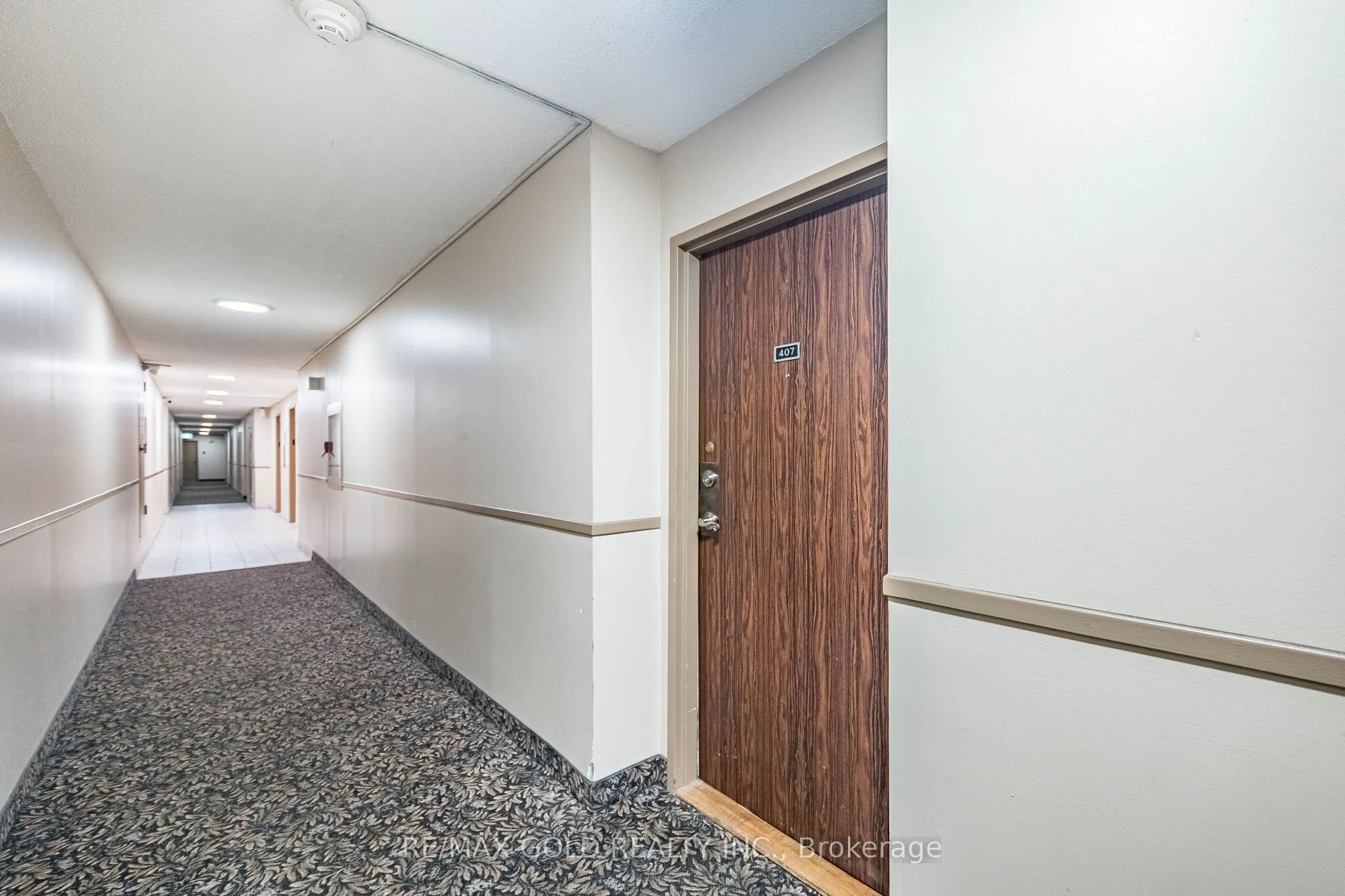 21 Knightsbridge Road #407