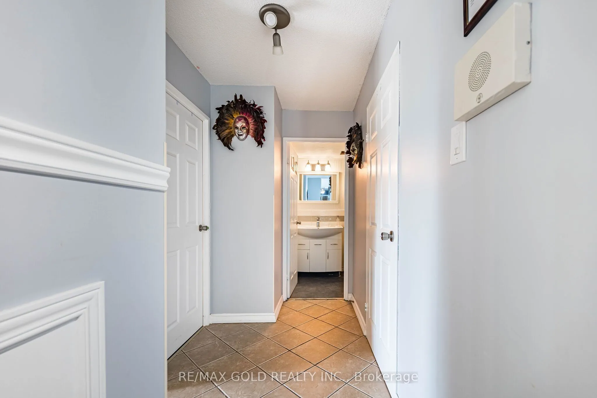 21 Knightsbridge Road #407