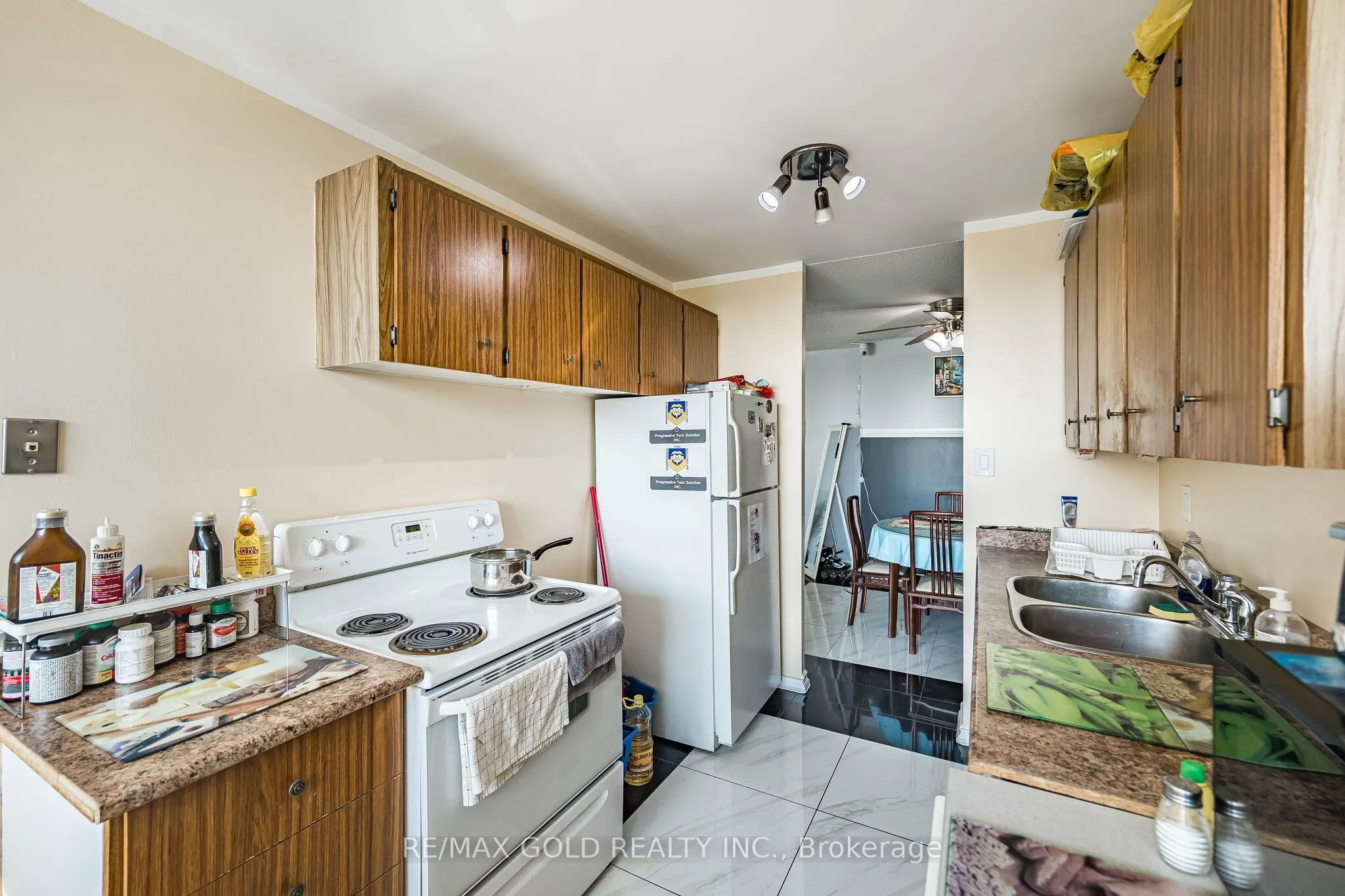 21 Knightsbridge Road #407