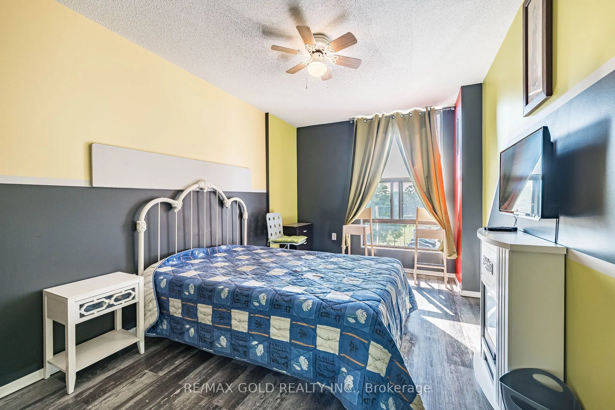 21 Knightsbridge Road #407