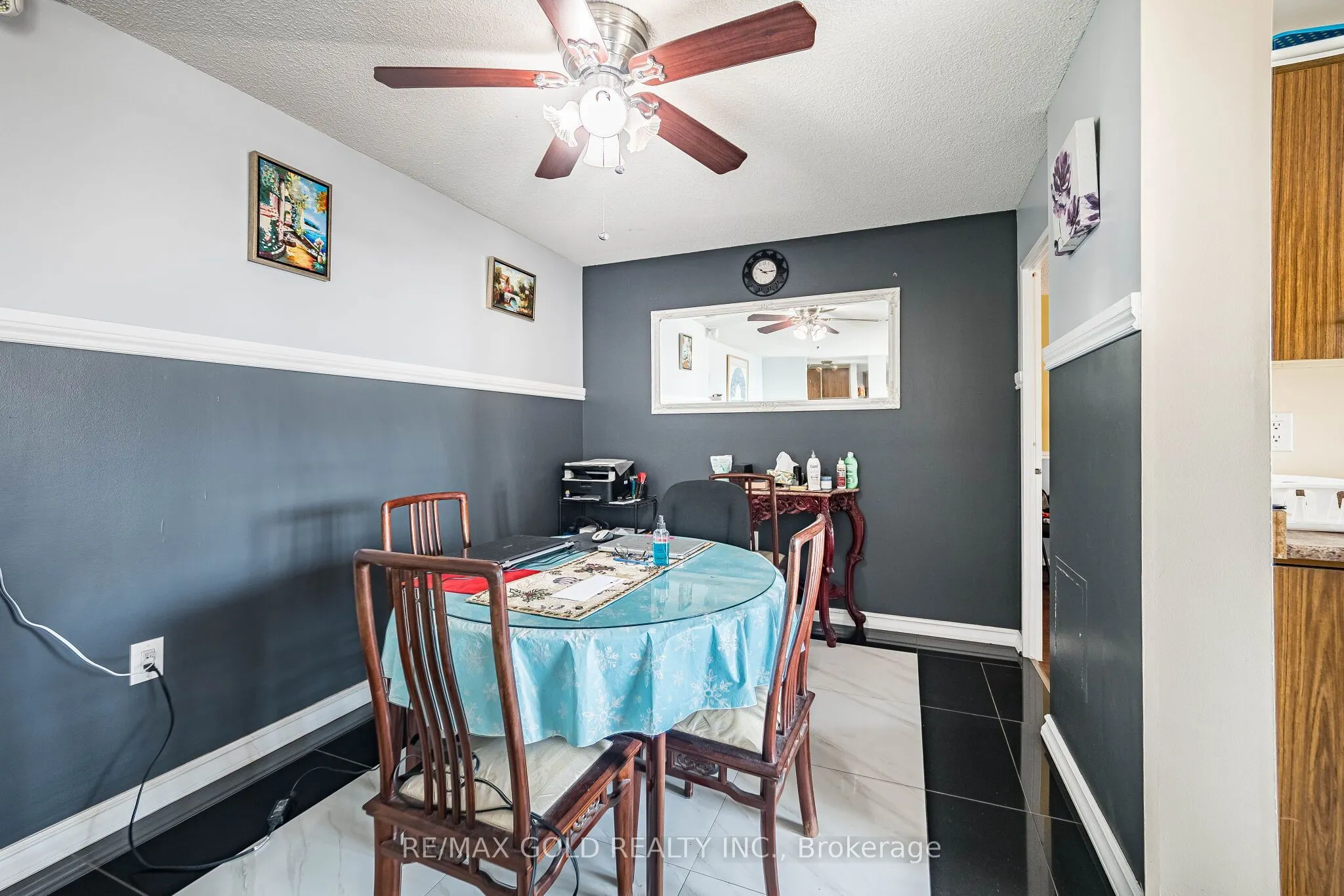 21 Knightsbridge Road #407