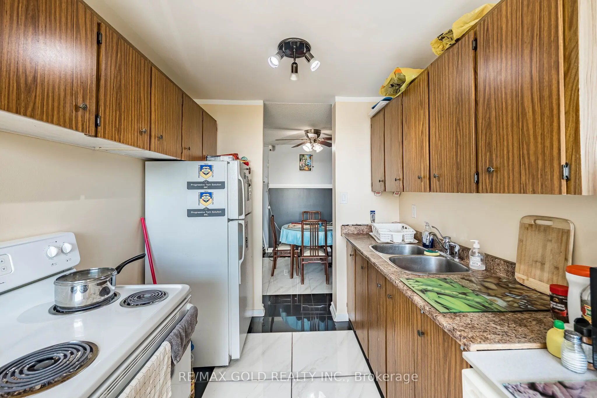 21 Knightsbridge Road #407