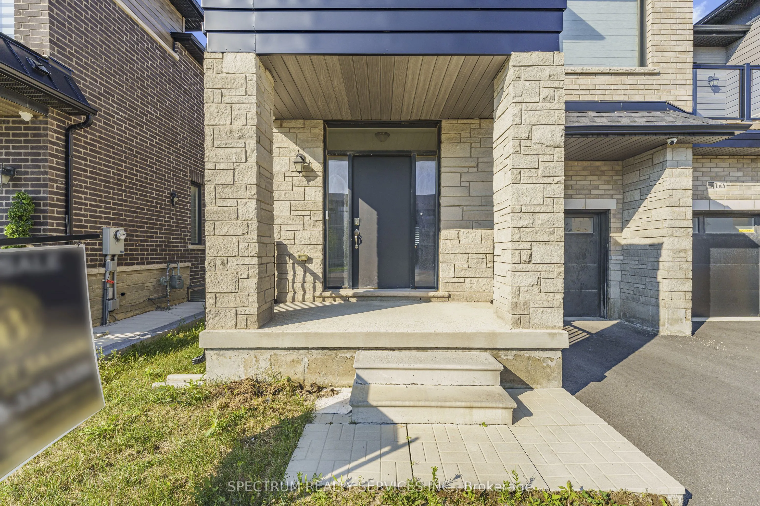 1546 Rose Way