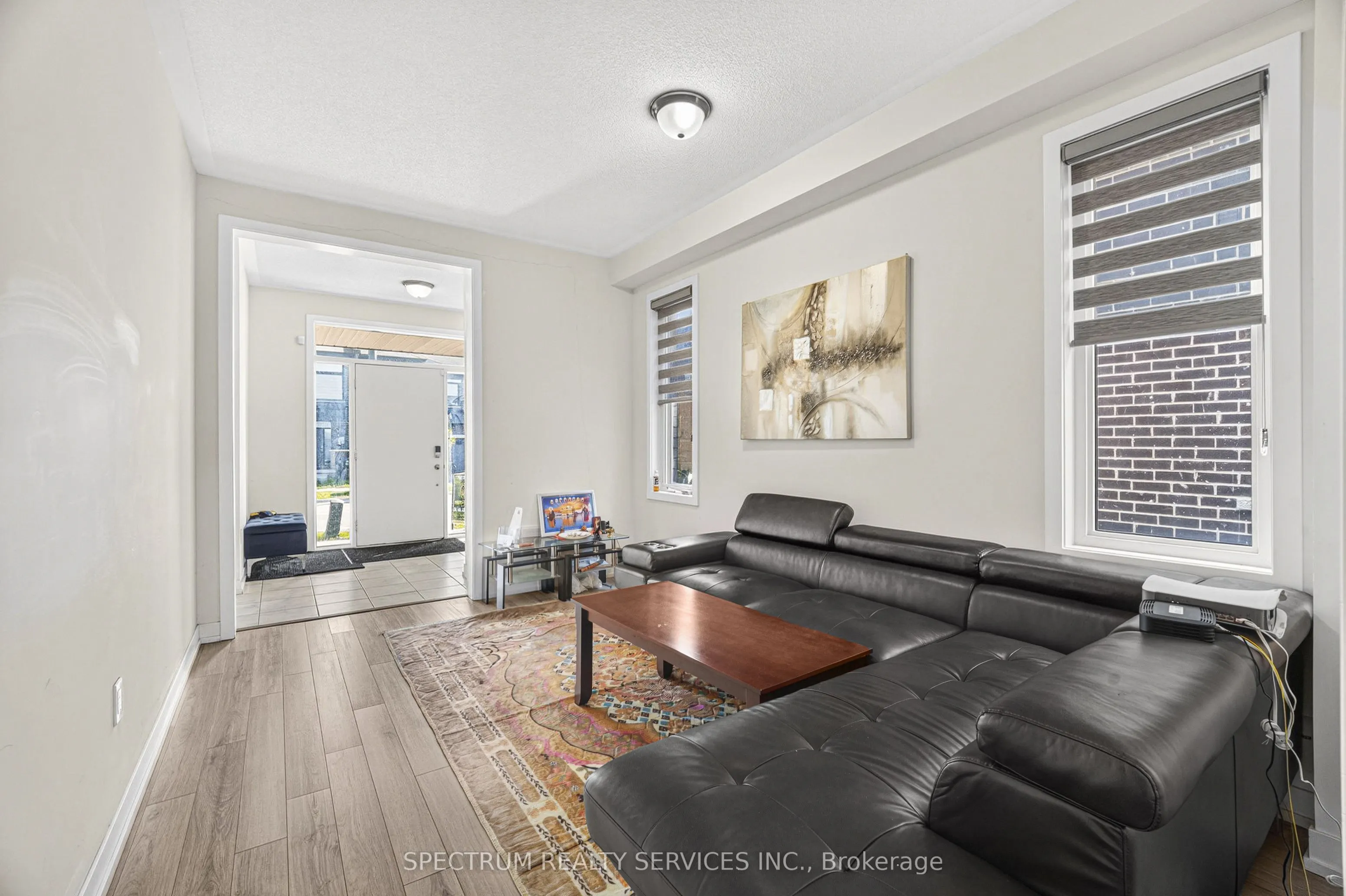1546 Rose Way