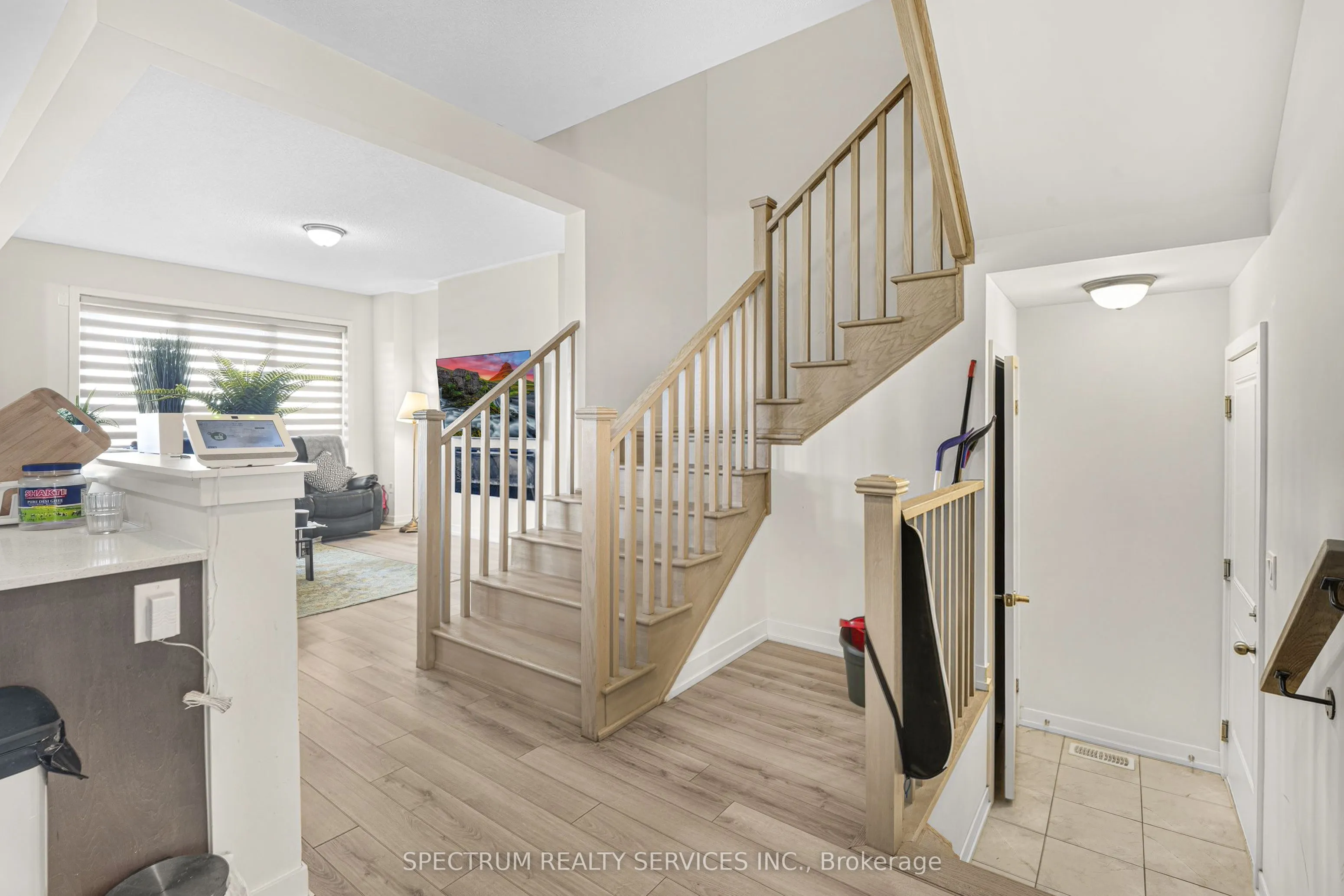 1546 Rose Way