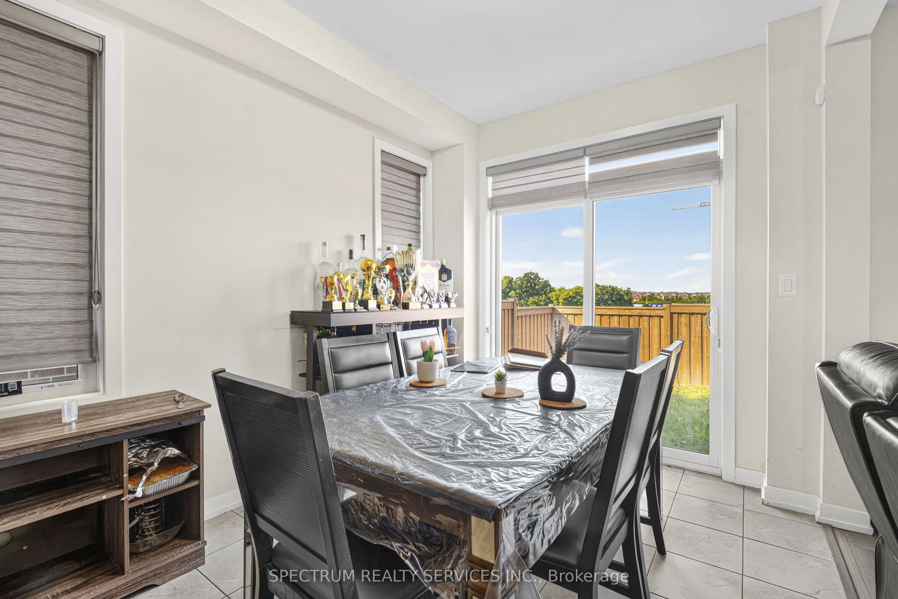 1546 Rose Way
