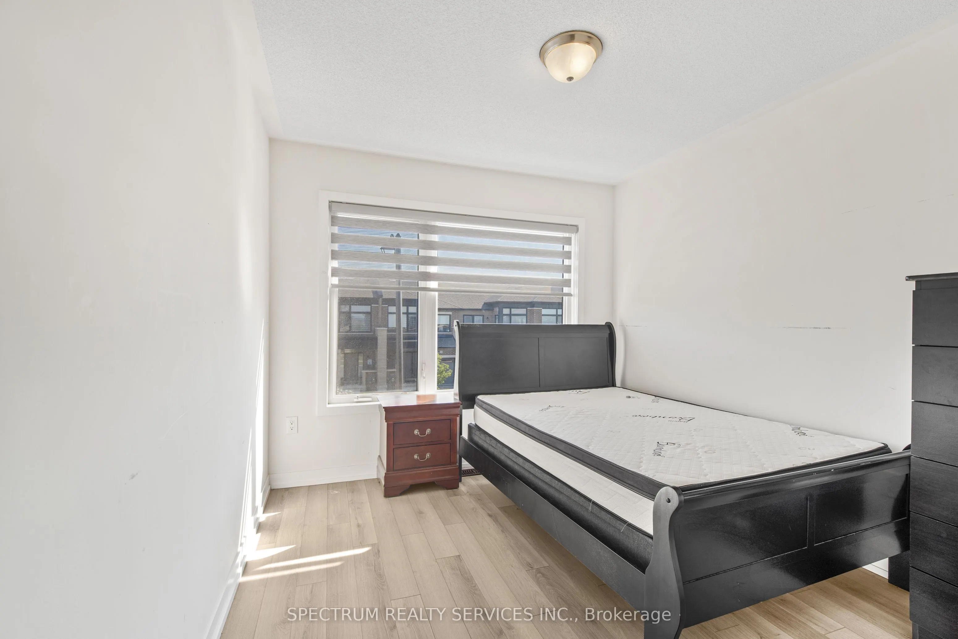 1546 Rose Way