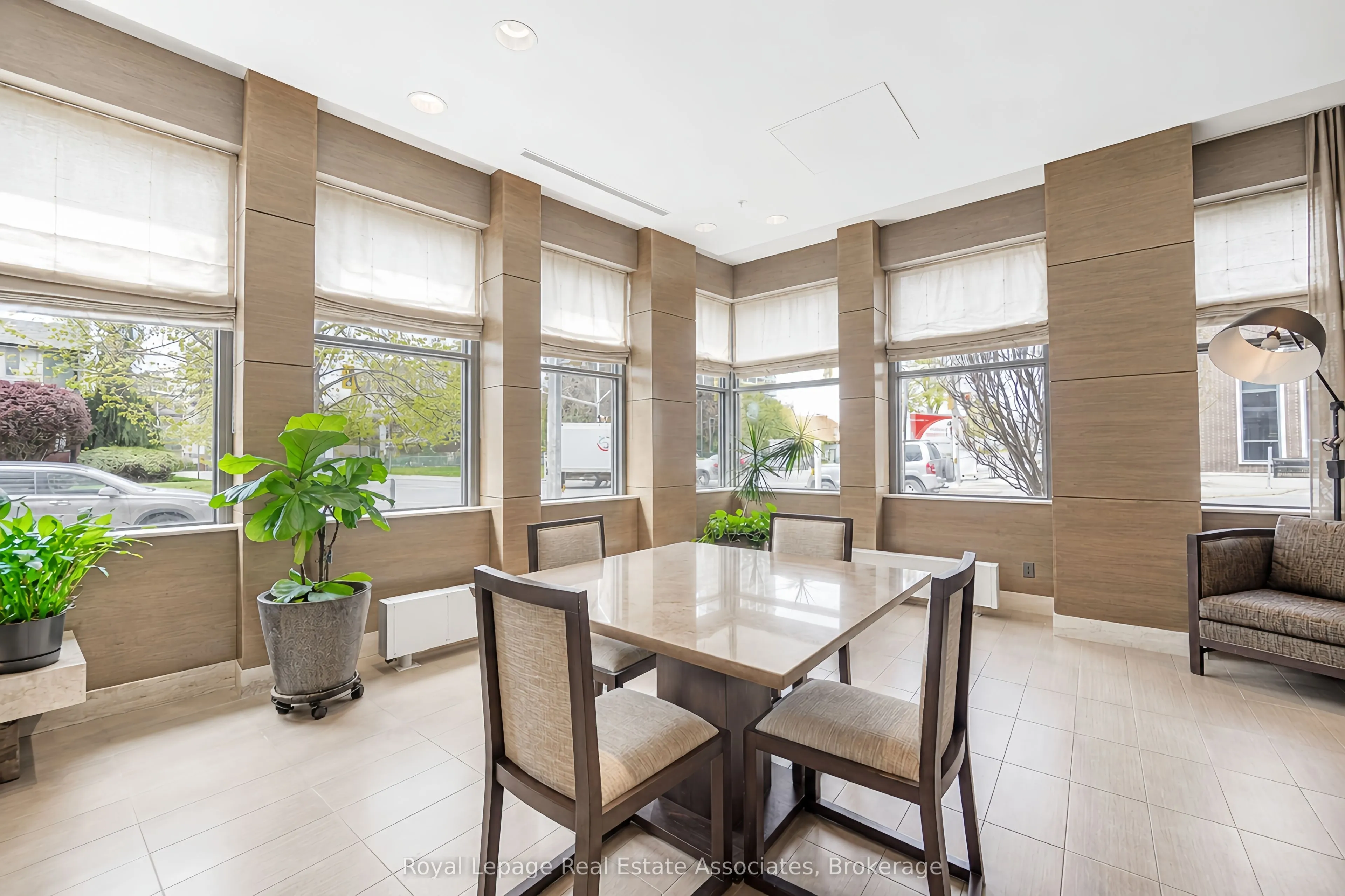 1 Hurontario Street #308