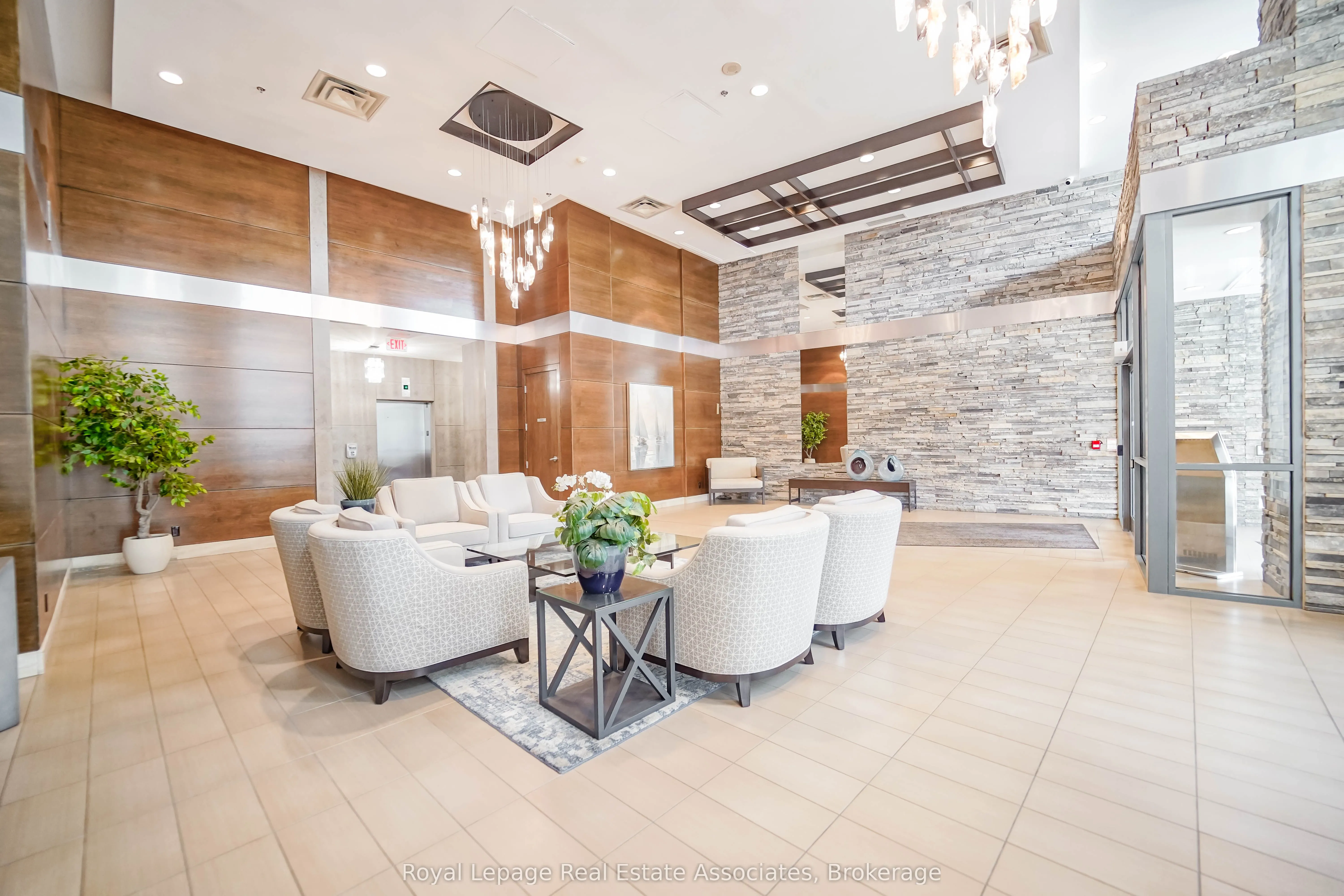 1 Hurontario Street #308