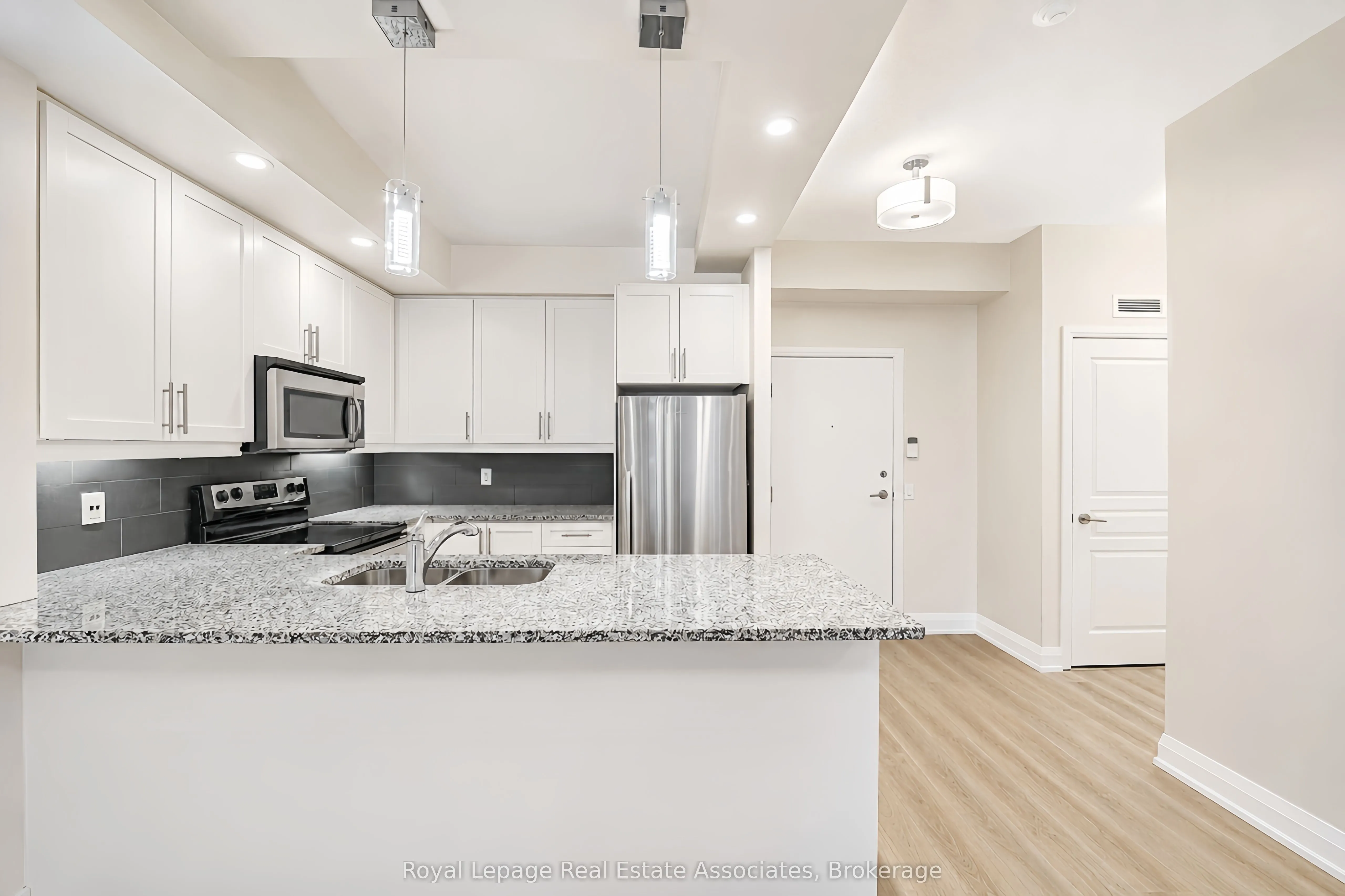 1 Hurontario Street #308