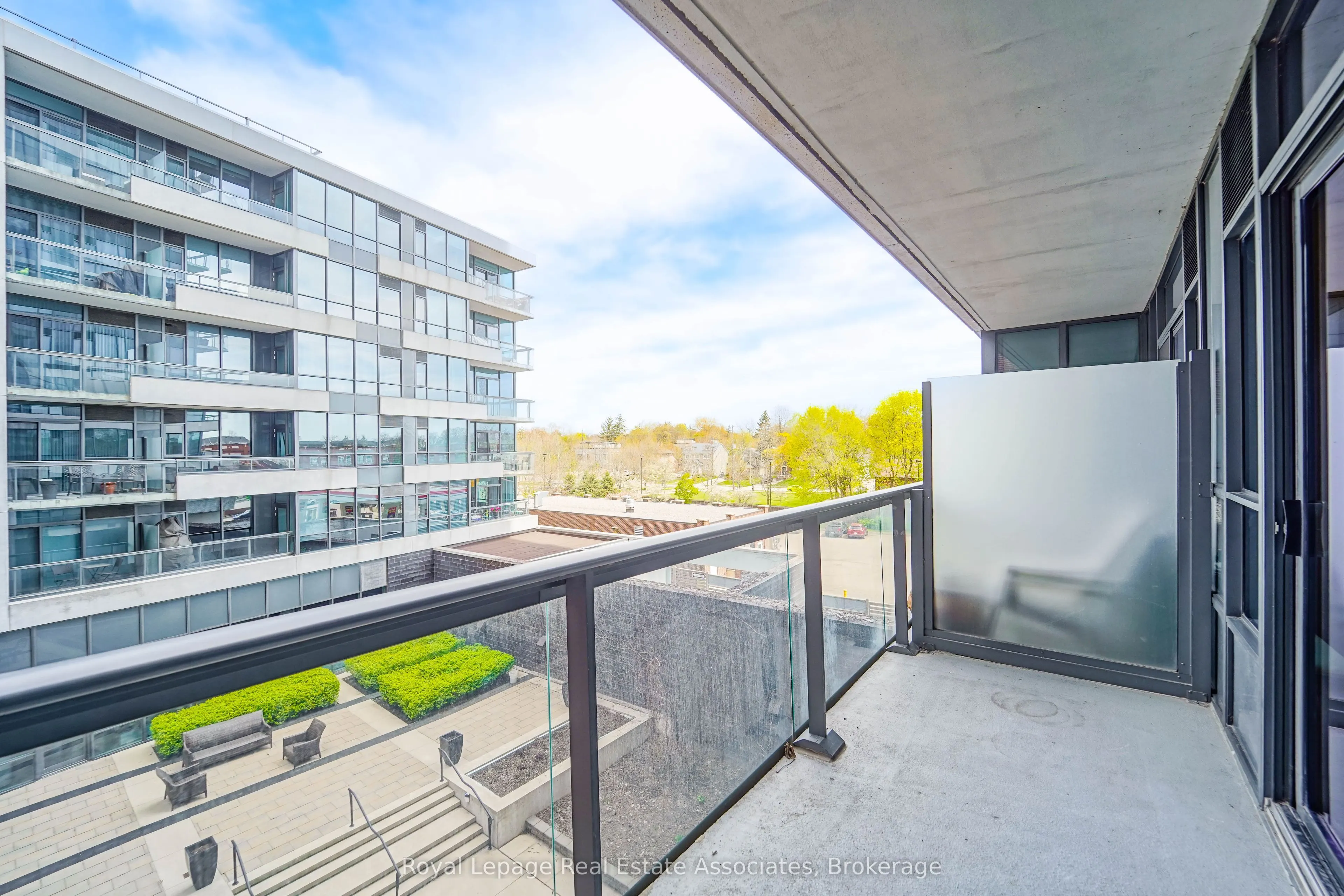 1 Hurontario Street #308