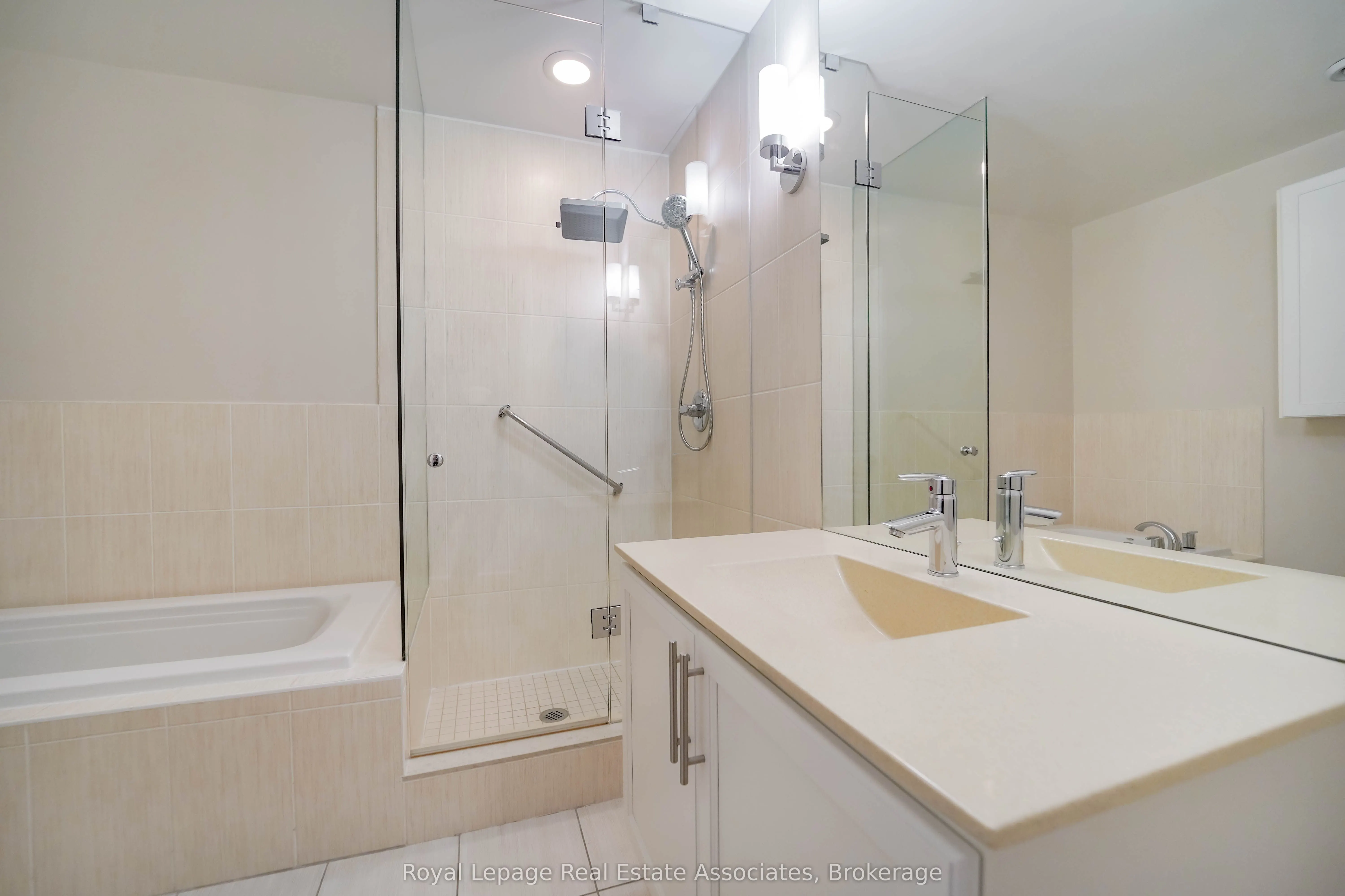 1 Hurontario Street #308
