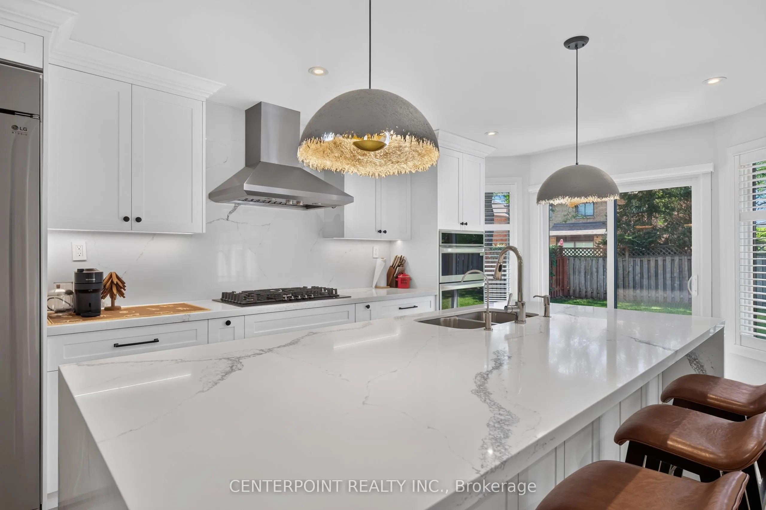 1073 Grandeur Crescent