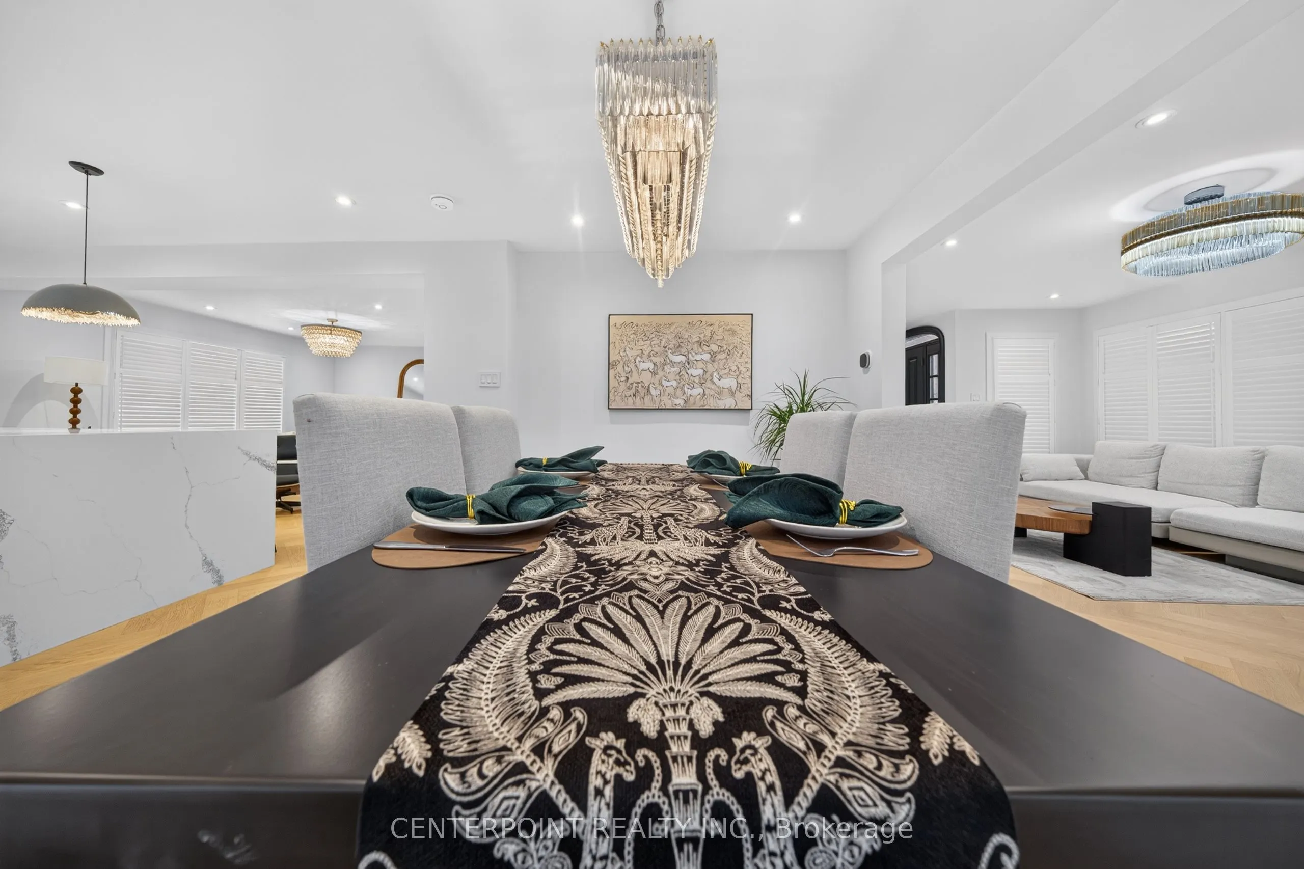 1073 Grandeur Crescent