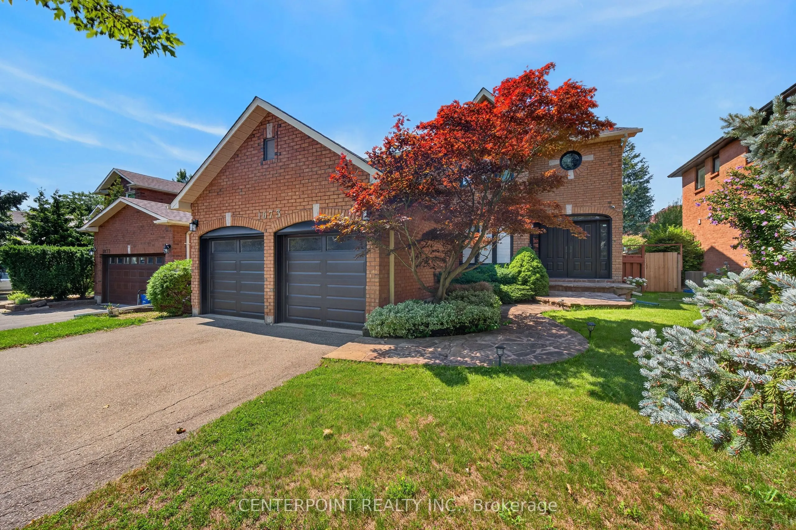 1073 Grandeur Crescent