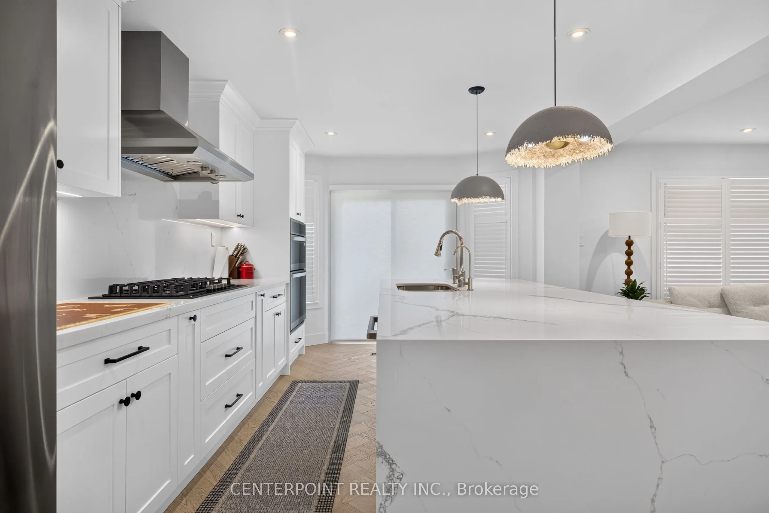 1073 Grandeur Crescent