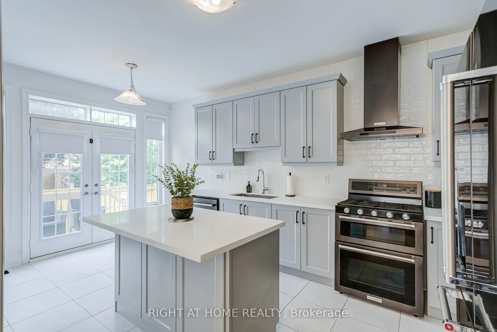 51 Rosewell Crescent