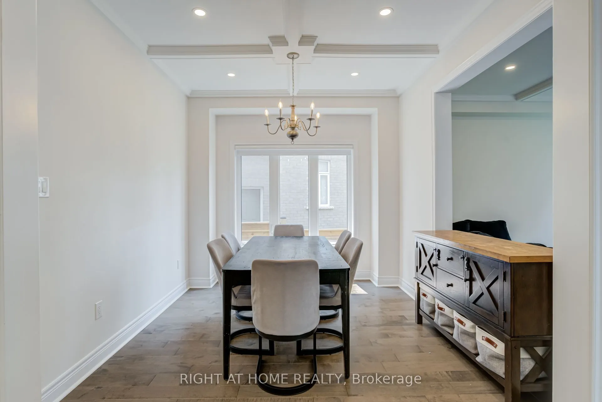 51 Rosewell Crescent