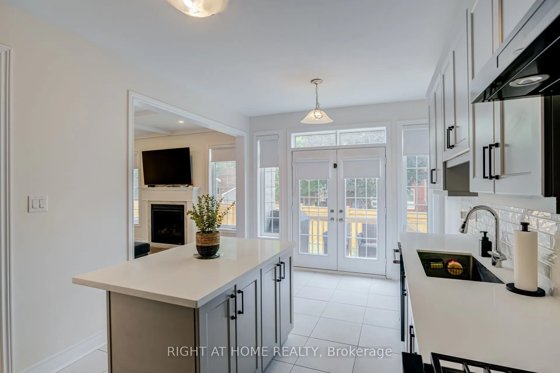 51 Rosewell Crescent
