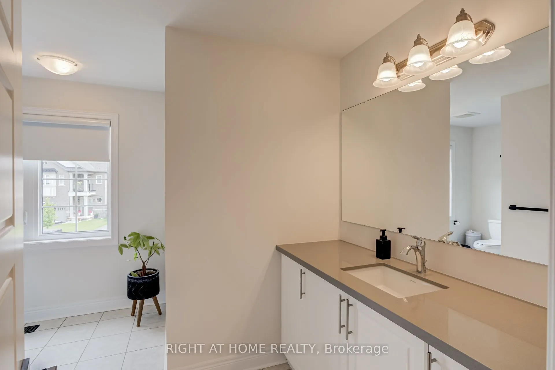 51 Rosewell Crescent