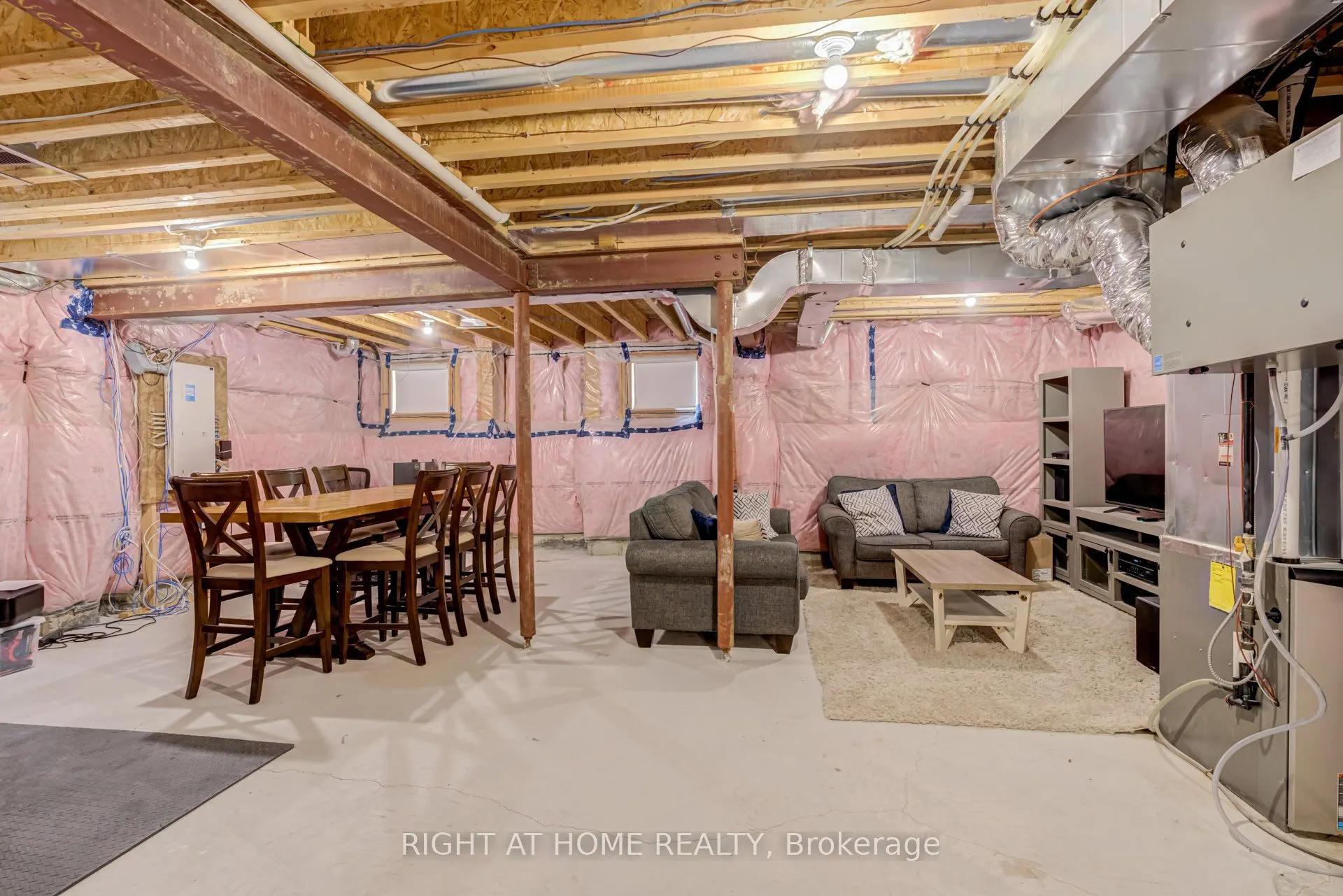 51 Rosewell Crescent