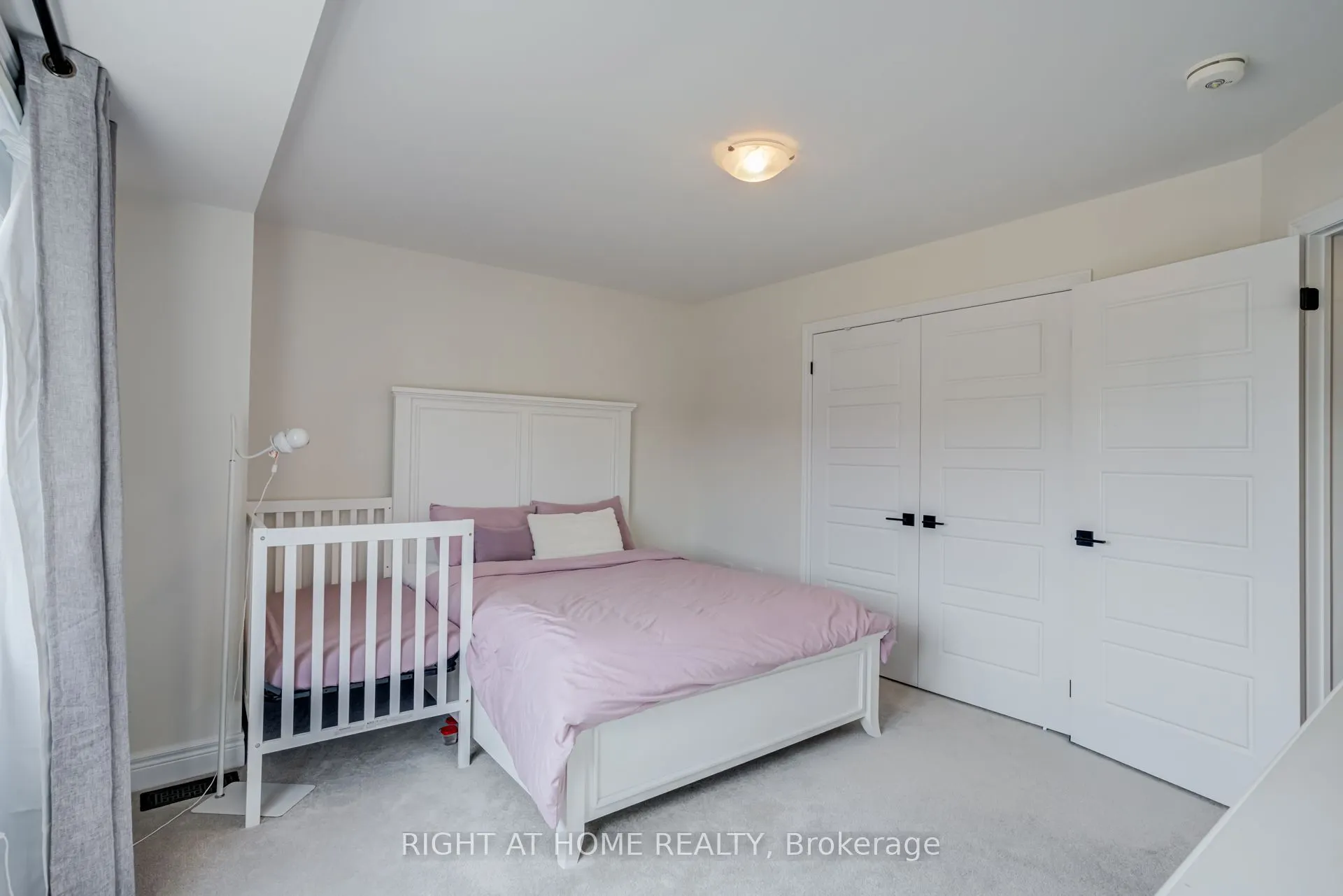 51 Rosewell Crescent