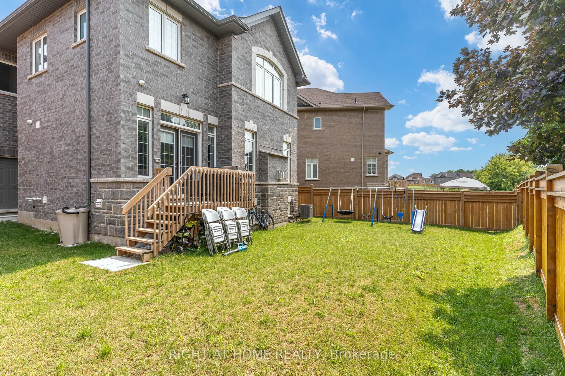 51 Rosewell Crescent