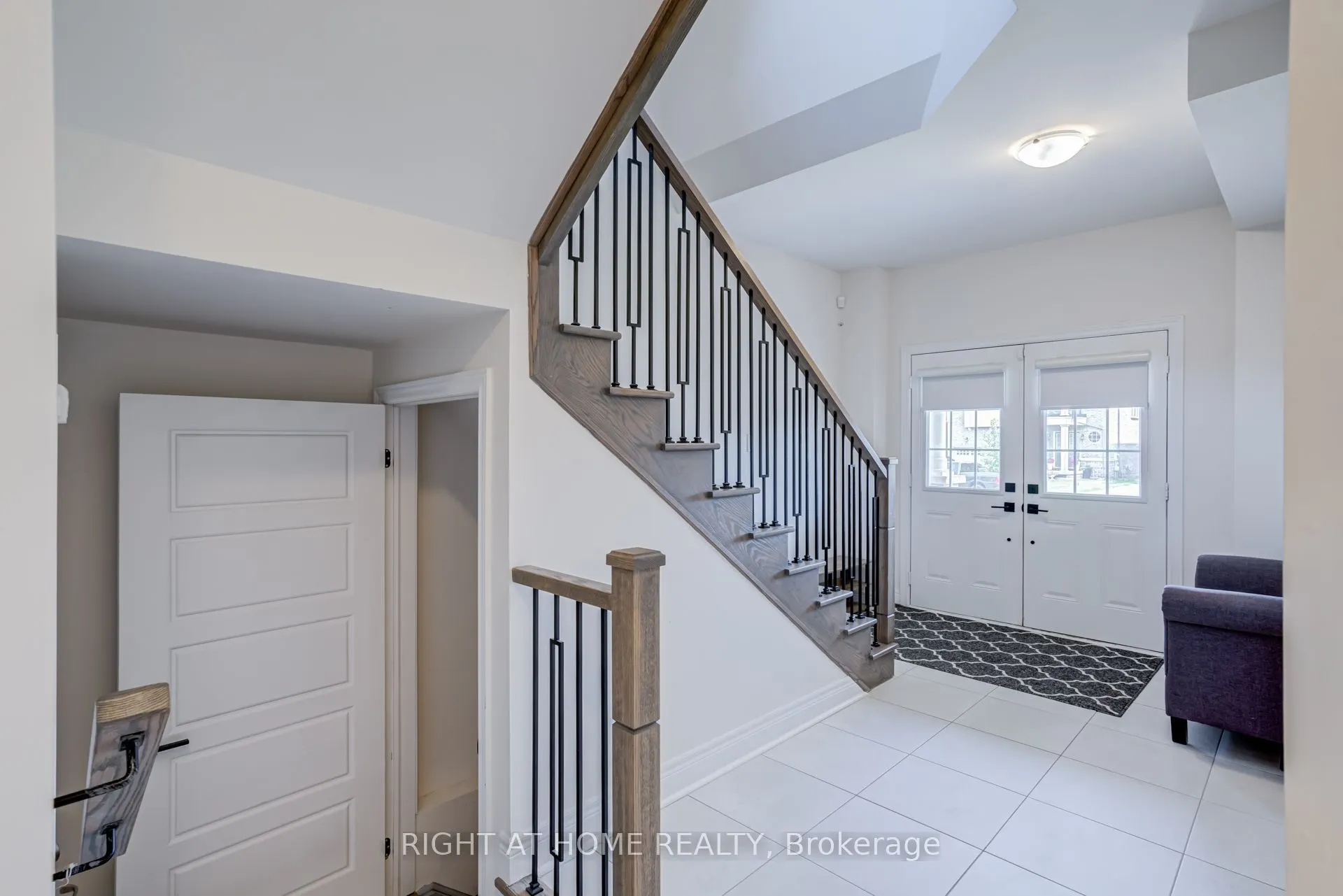 51 Rosewell Crescent