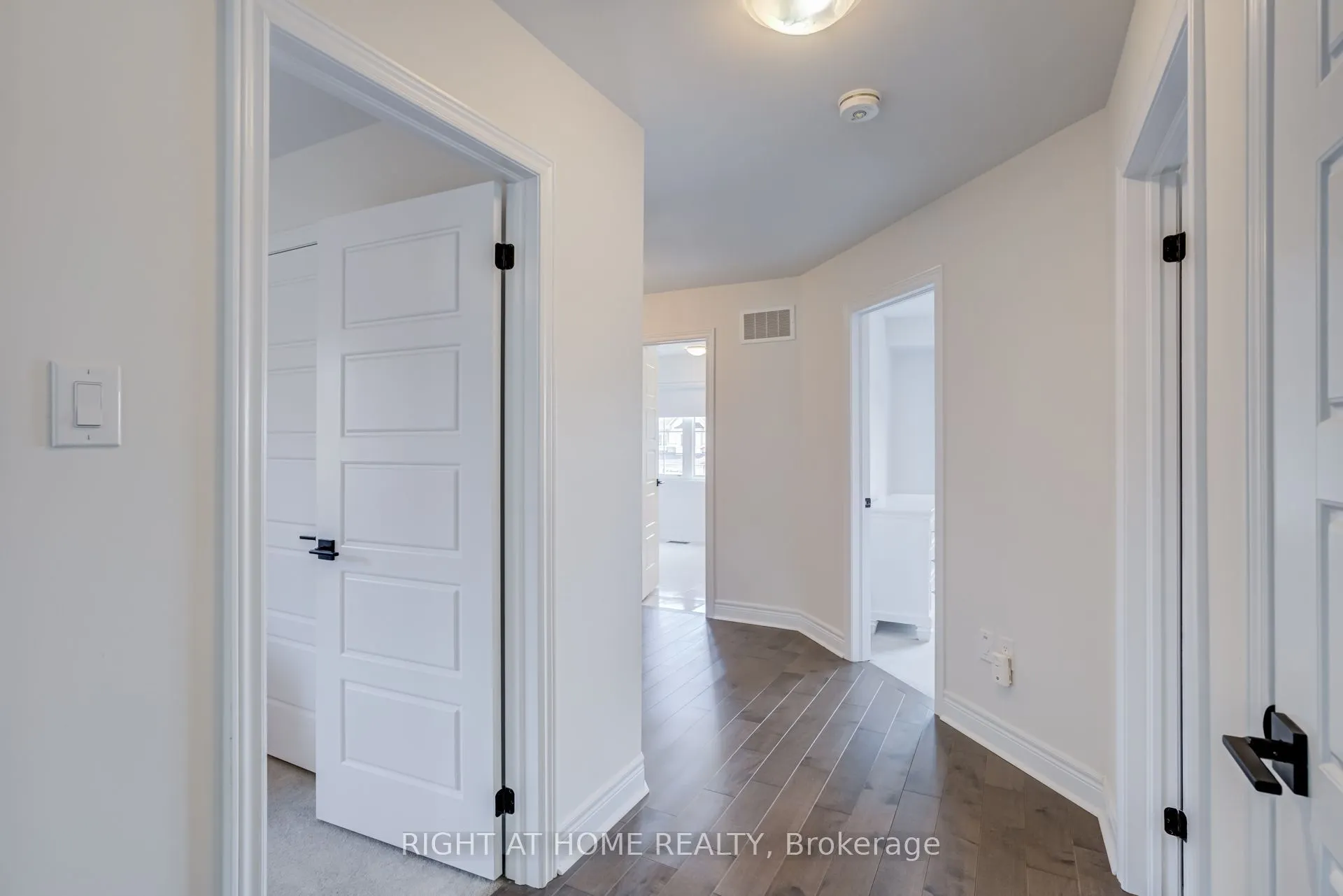 51 Rosewell Crescent