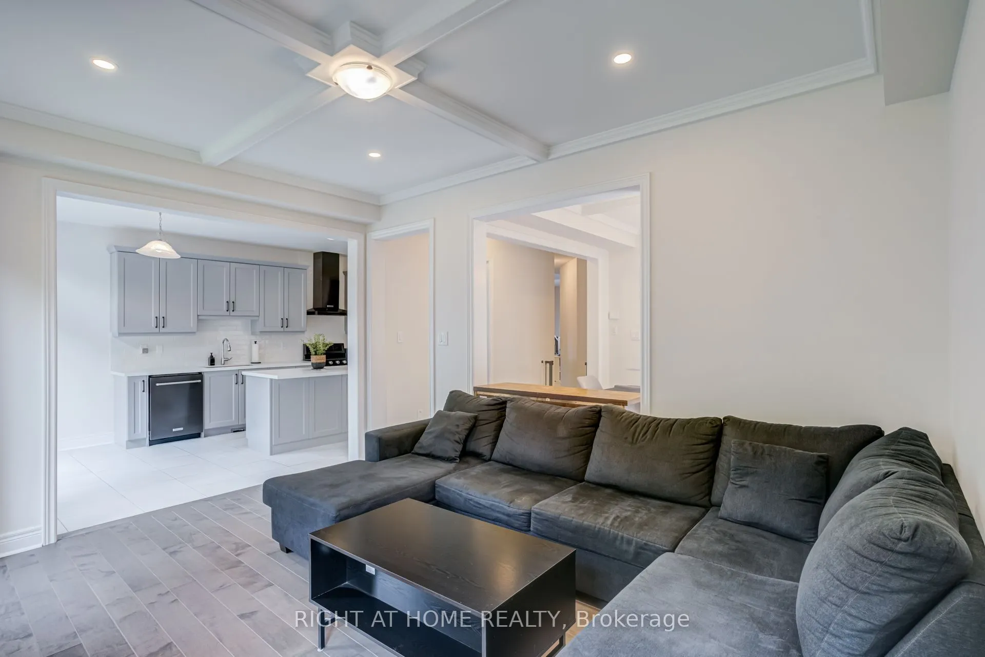 51 Rosewell Crescent