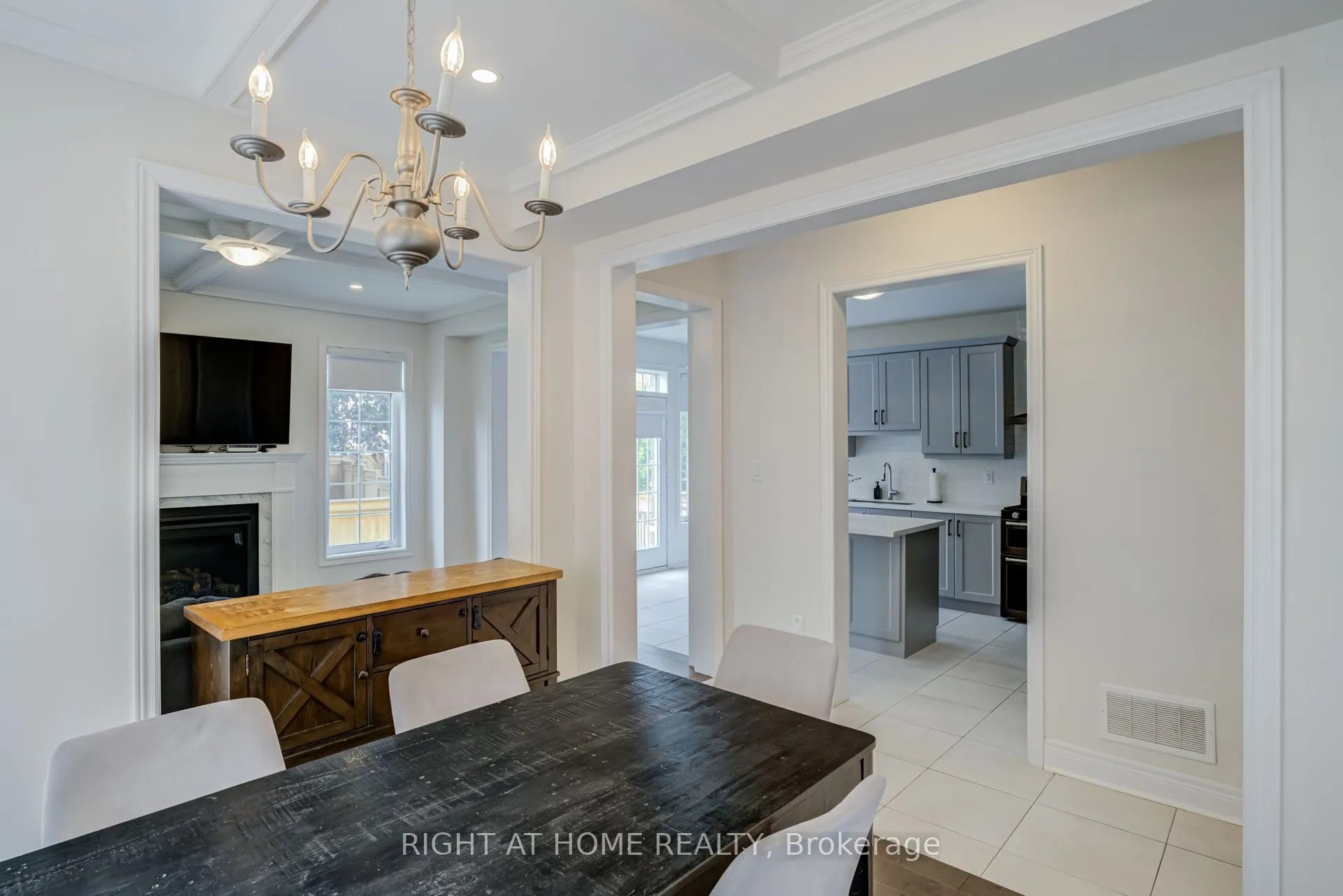 51 Rosewell Crescent