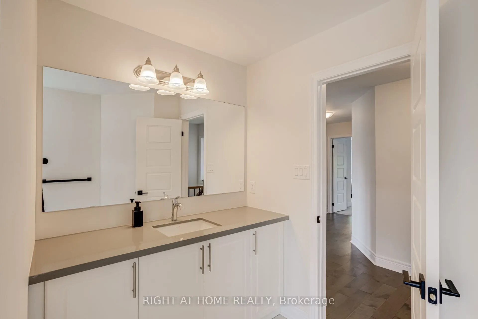 51 Rosewell Crescent
