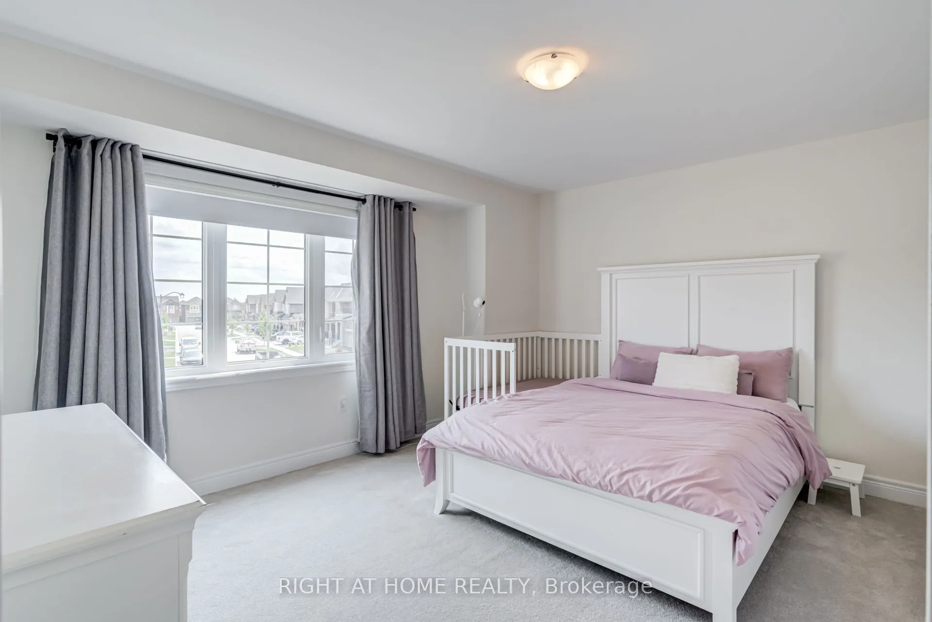 51 Rosewell Crescent