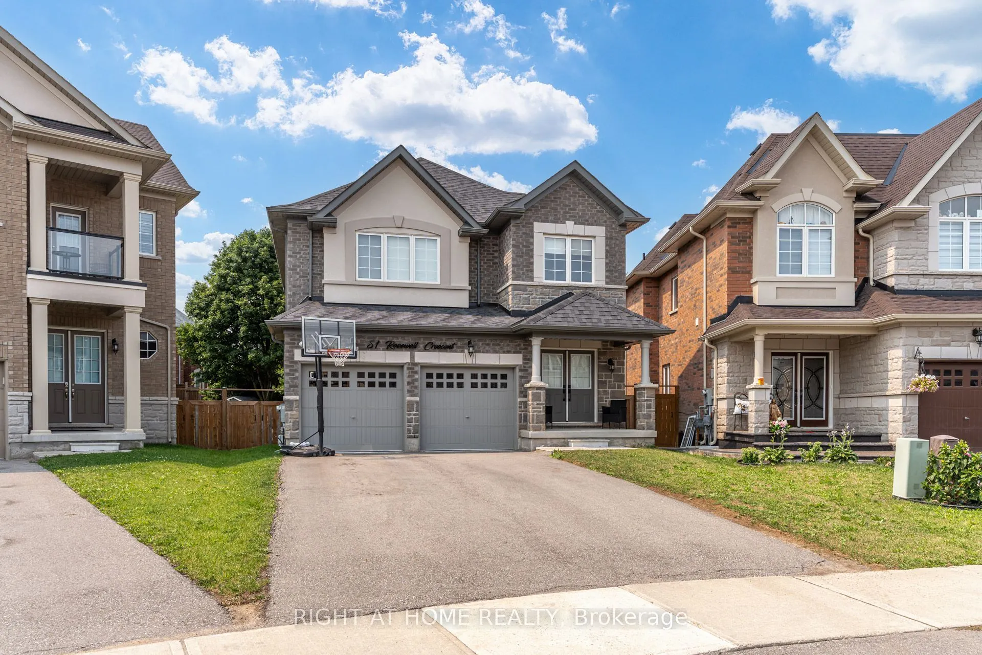 51 Rosewell Crescent