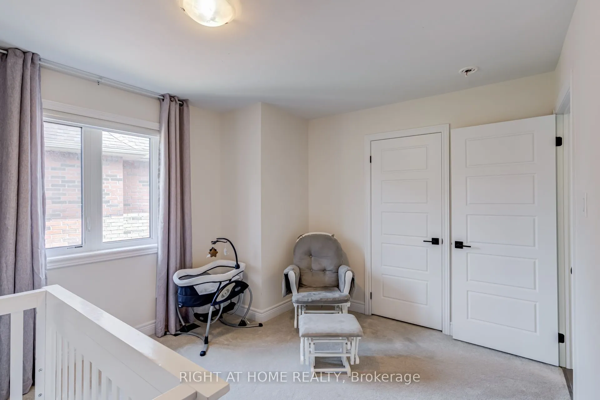 51 Rosewell Crescent
