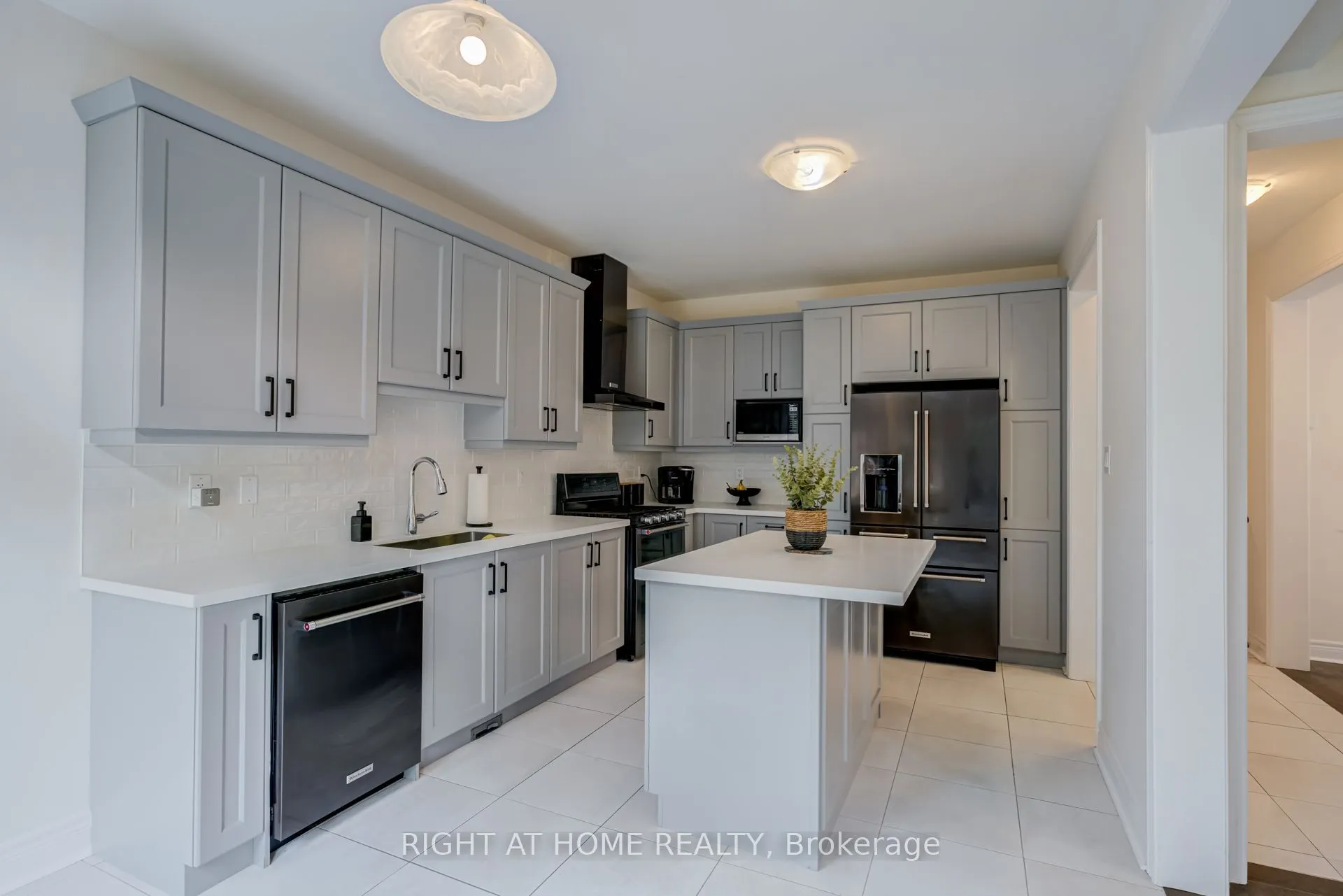 51 Rosewell Crescent