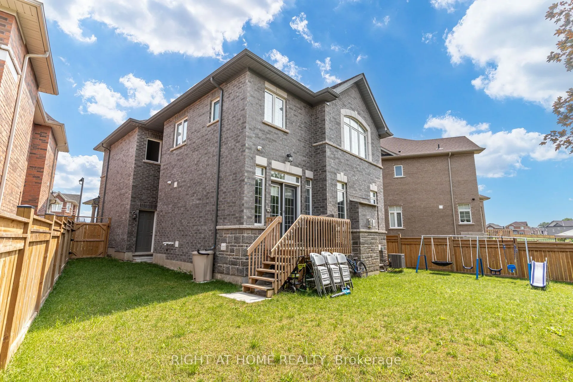 51 Rosewell Crescent