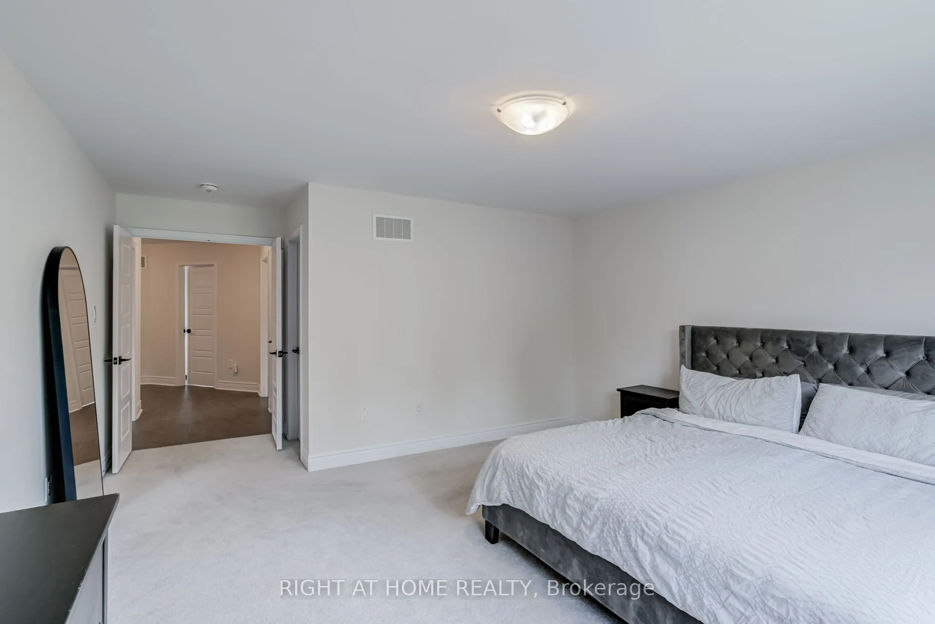 51 Rosewell Crescent