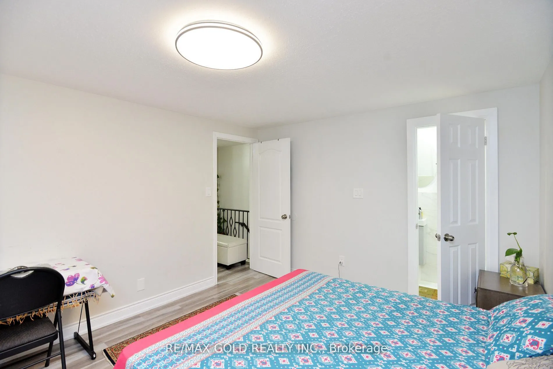 48 Garside Crescent