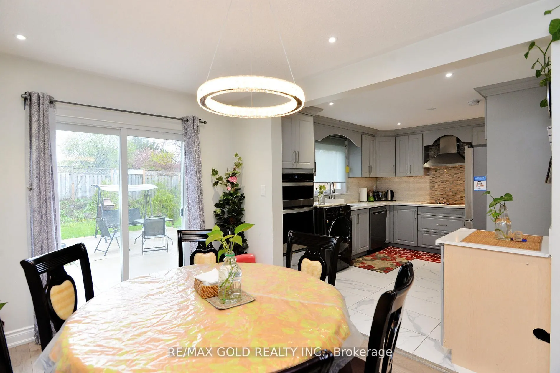 48 Garside Crescent