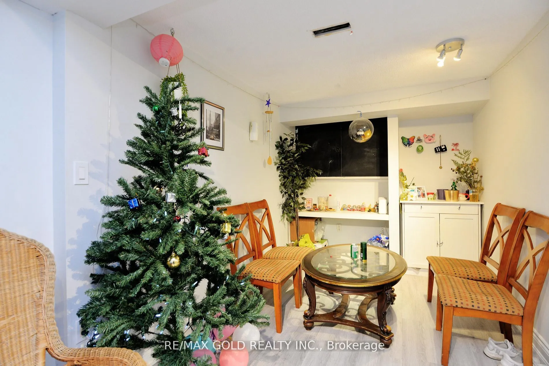 48 Garside Crescent