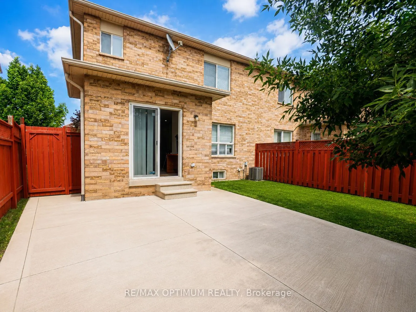 8 Topiary Lane