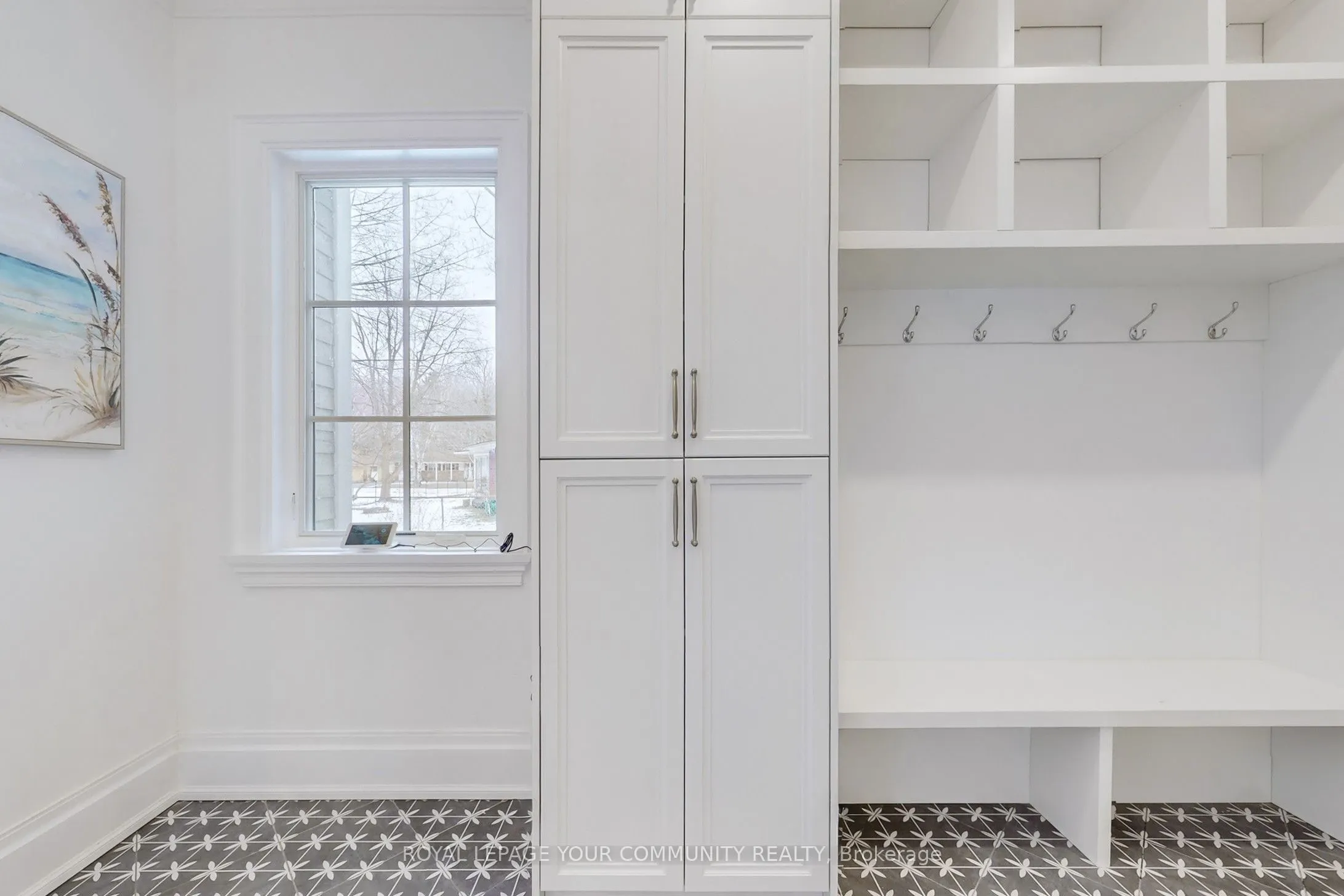 1427 Lakeshore Road W