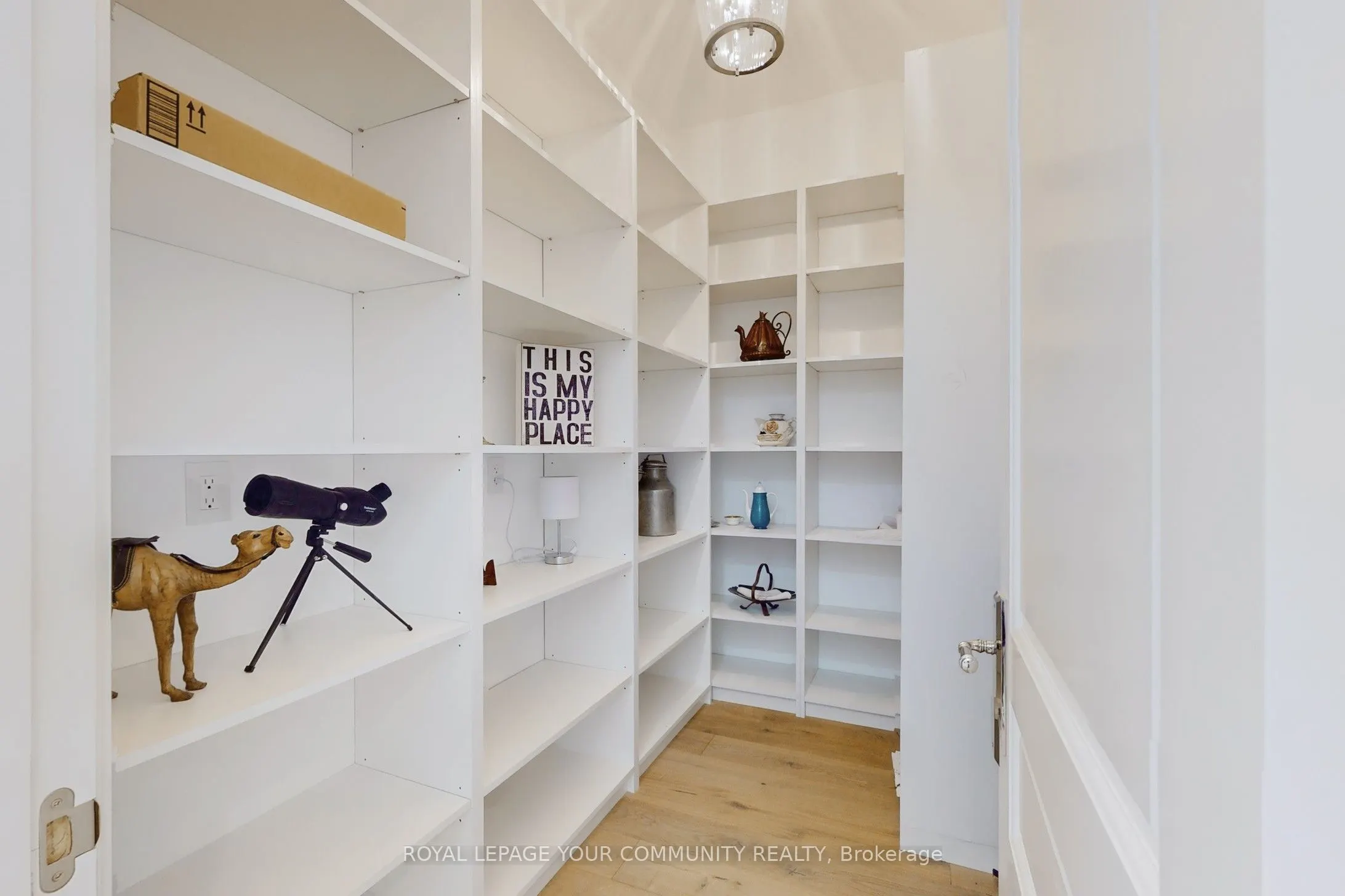 1427 Lakeshore Road W