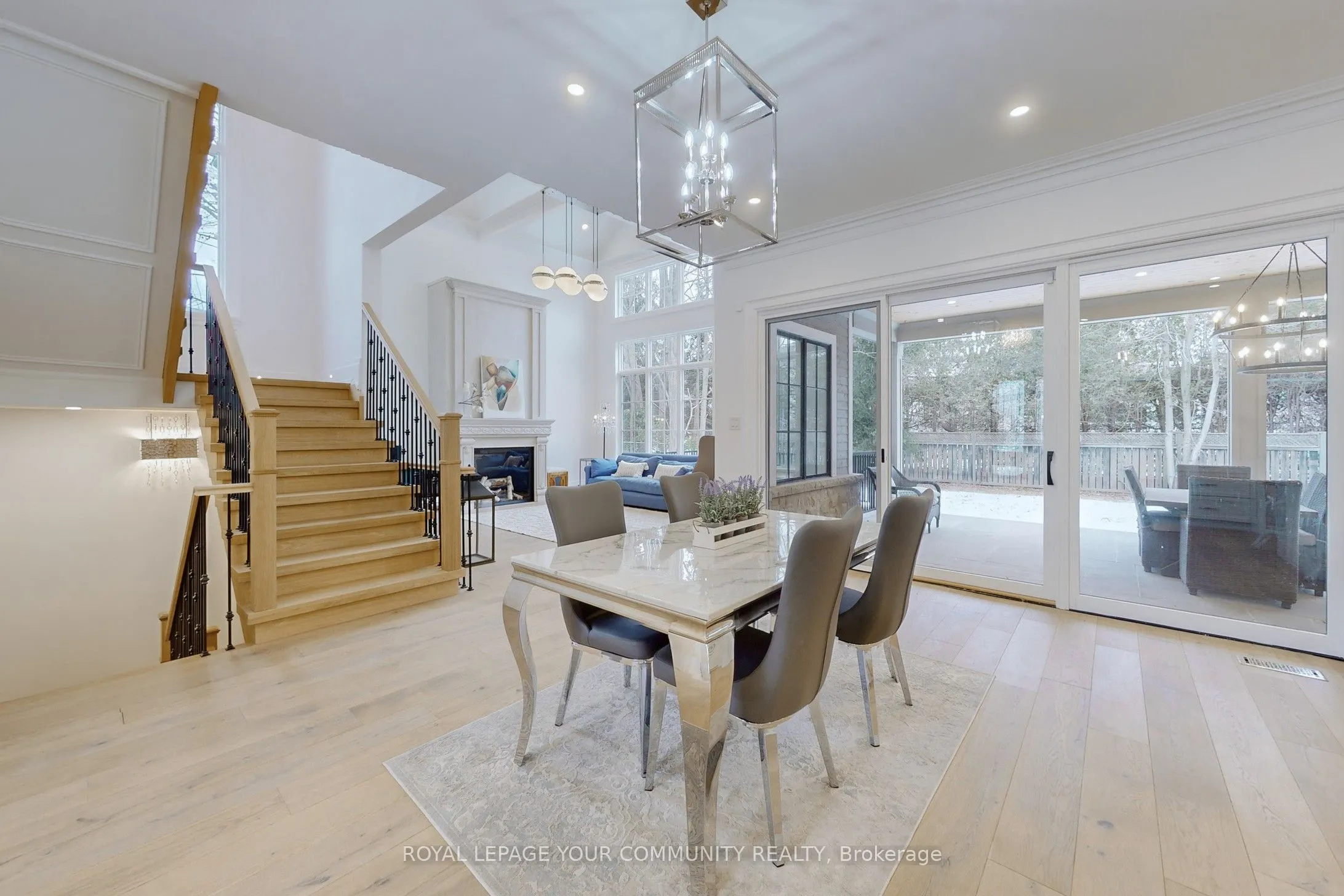 1427 Lakeshore Road W