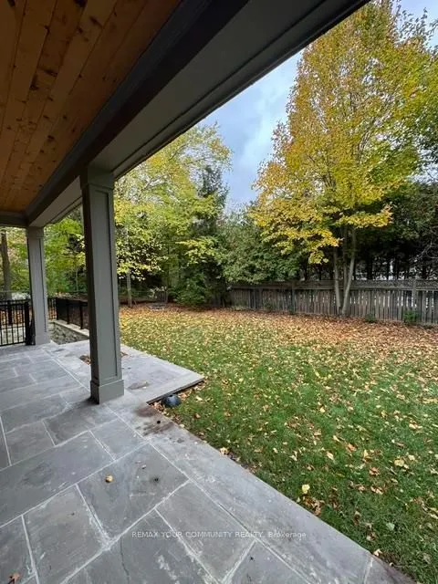 1427 Lakeshore Road W